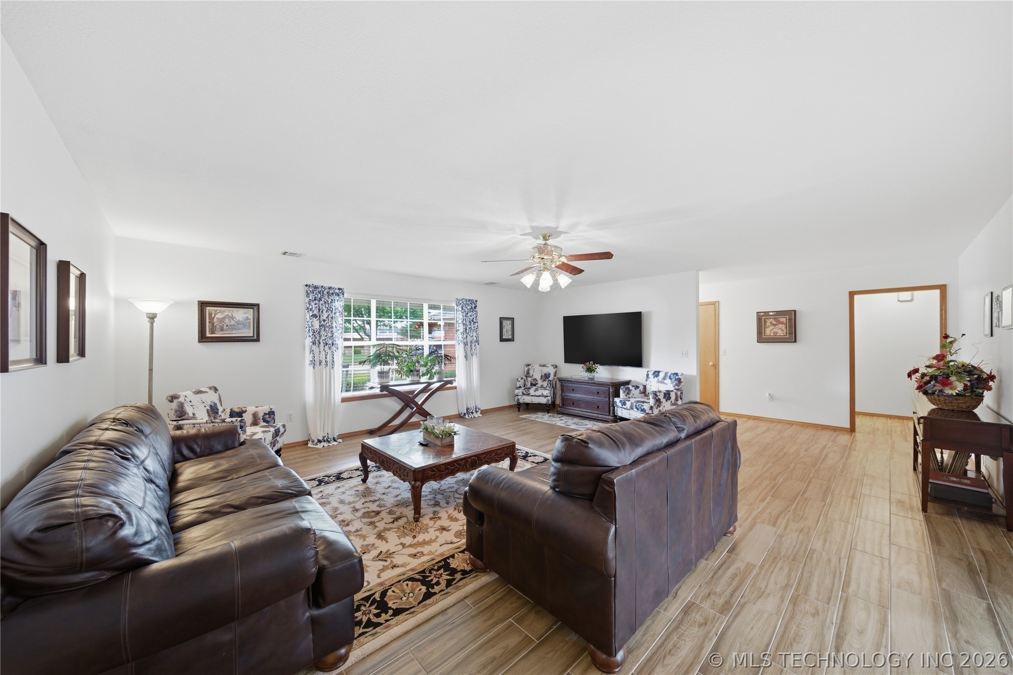 620 Grove Crest Road Property Photo 7