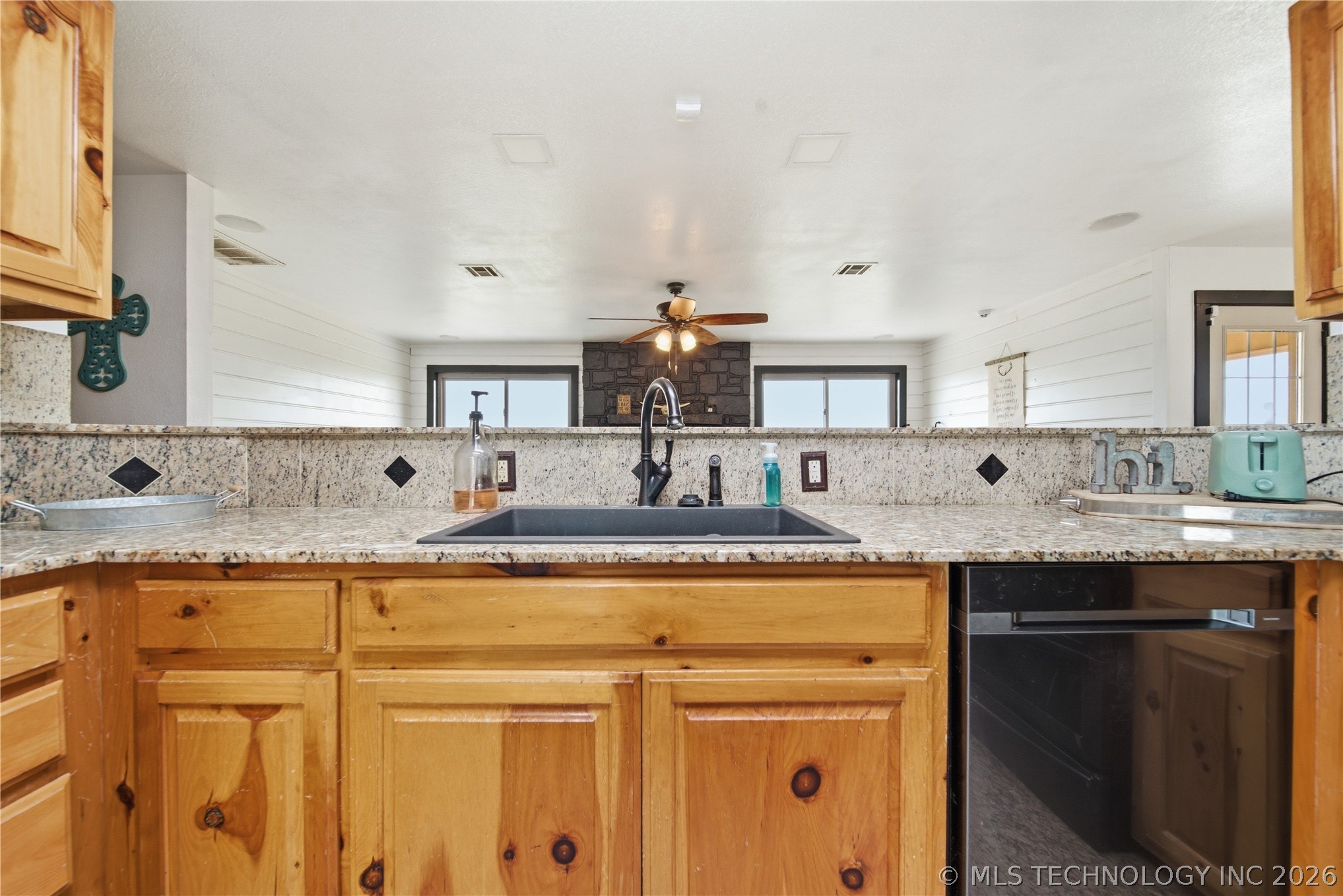 4654 E 181st Street N Property Photo 18