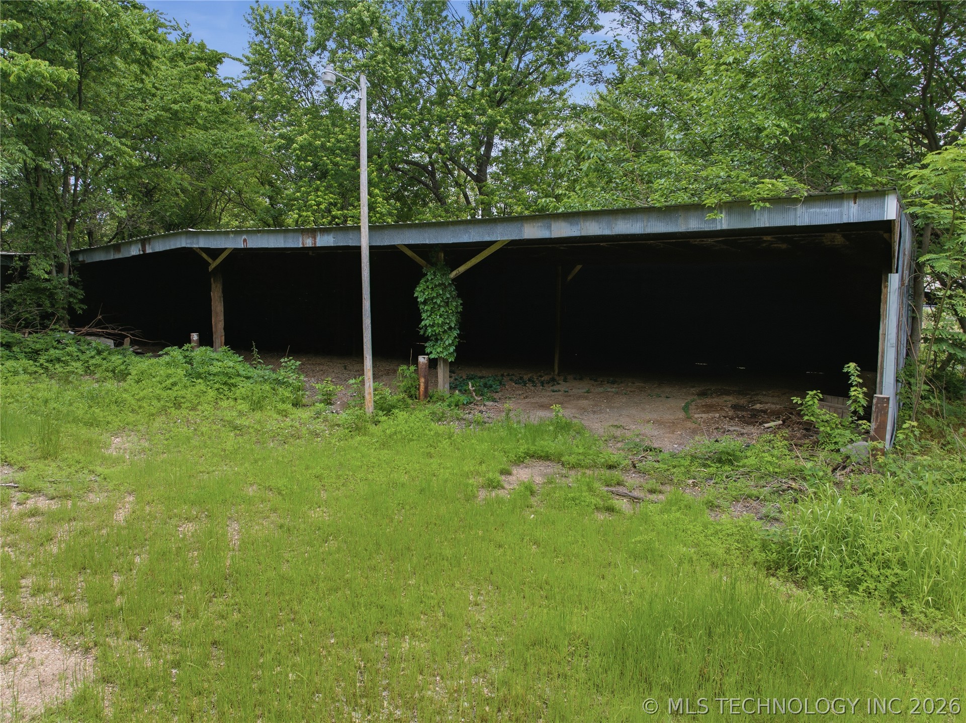 511 W Oak Street Property Photo 6