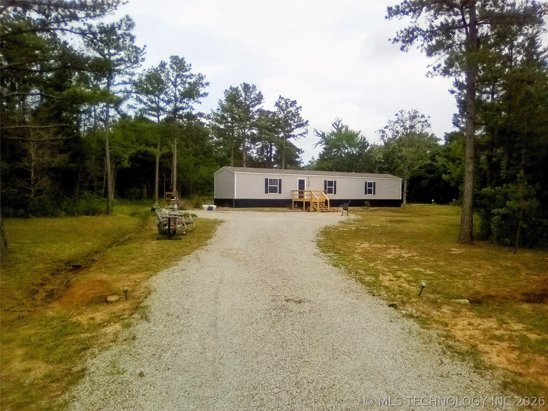 21 County Line Road E Property Photo 6