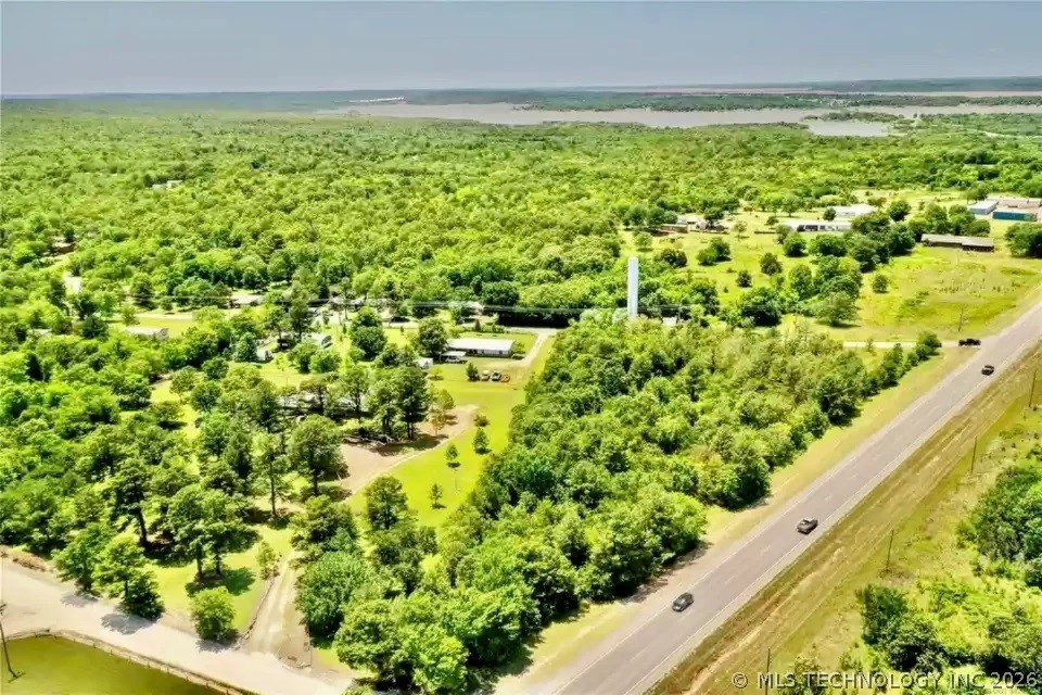 21 County Line Road E Property Photo 35