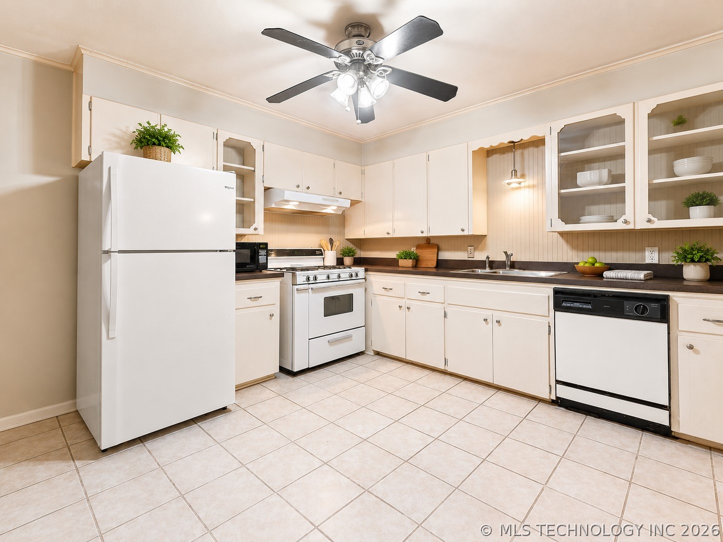 131 E 35th Street Property Photo 4