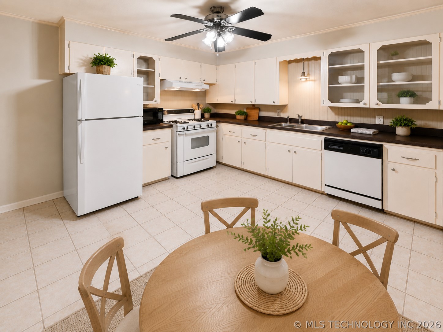 131 E 35th Street Property Photo 7