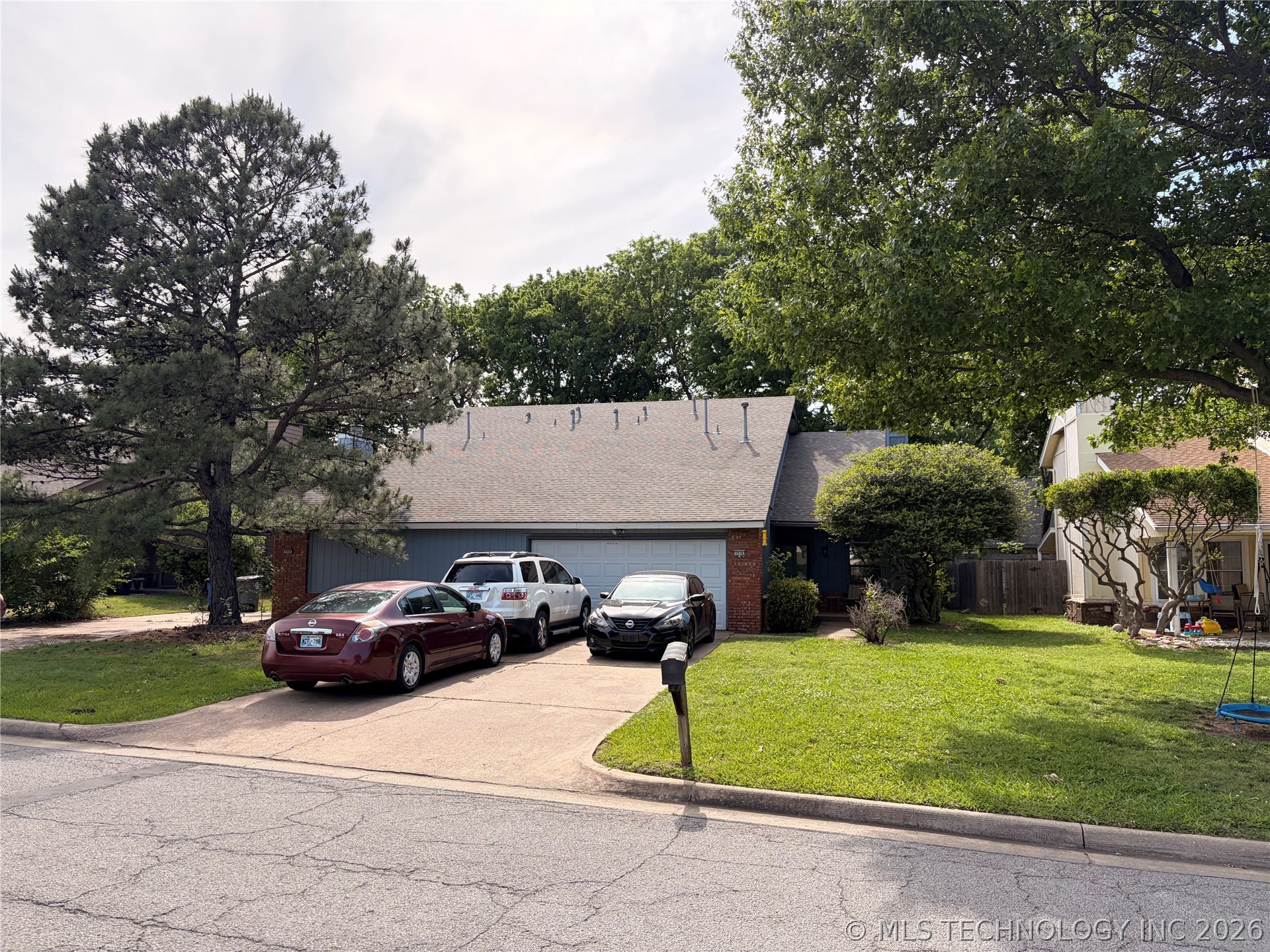 6920 S 78th East Avenue Property Photo 1
