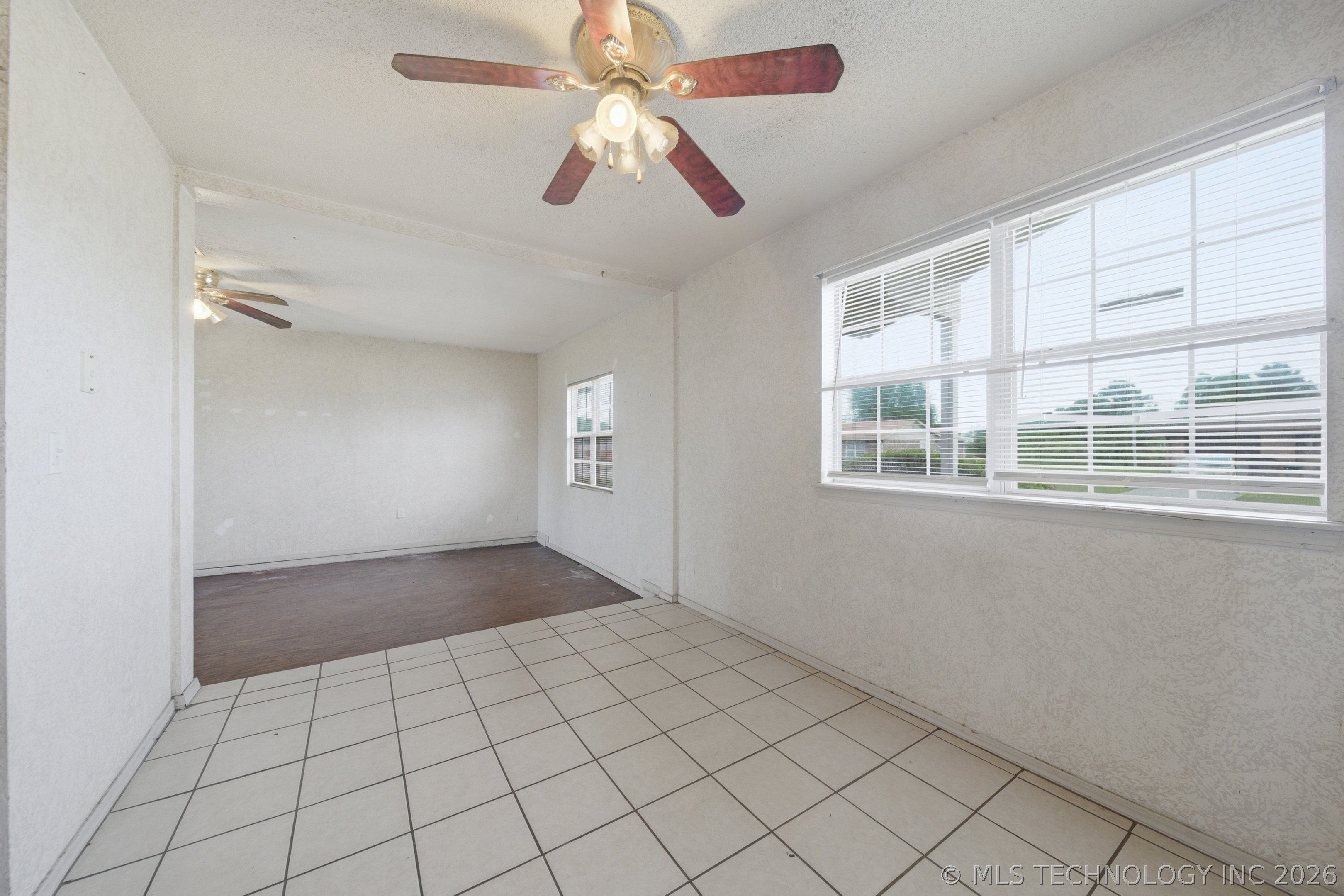 422 E 25th Street Property Photo 8