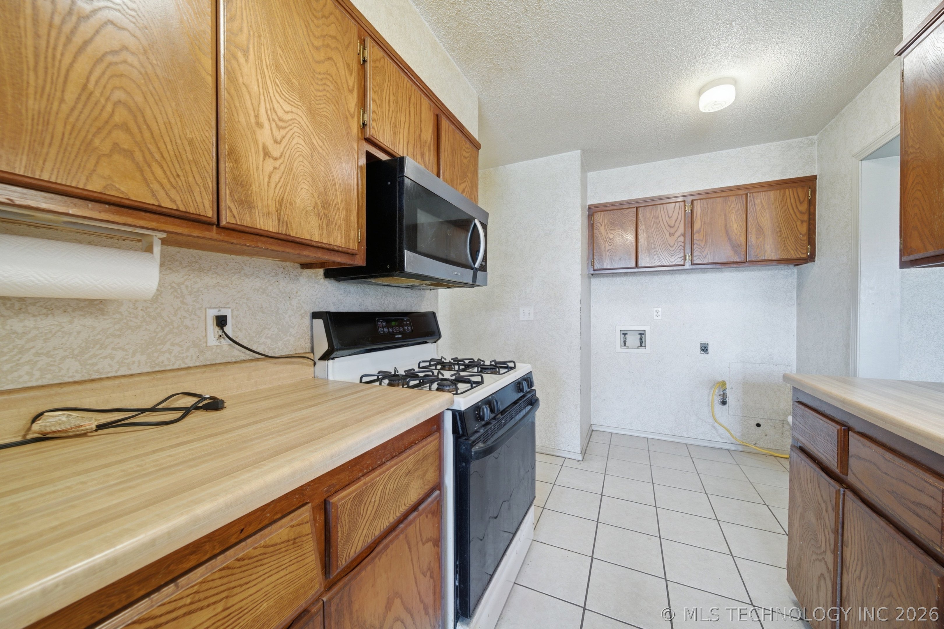422 E 25th Street Property Photo 11