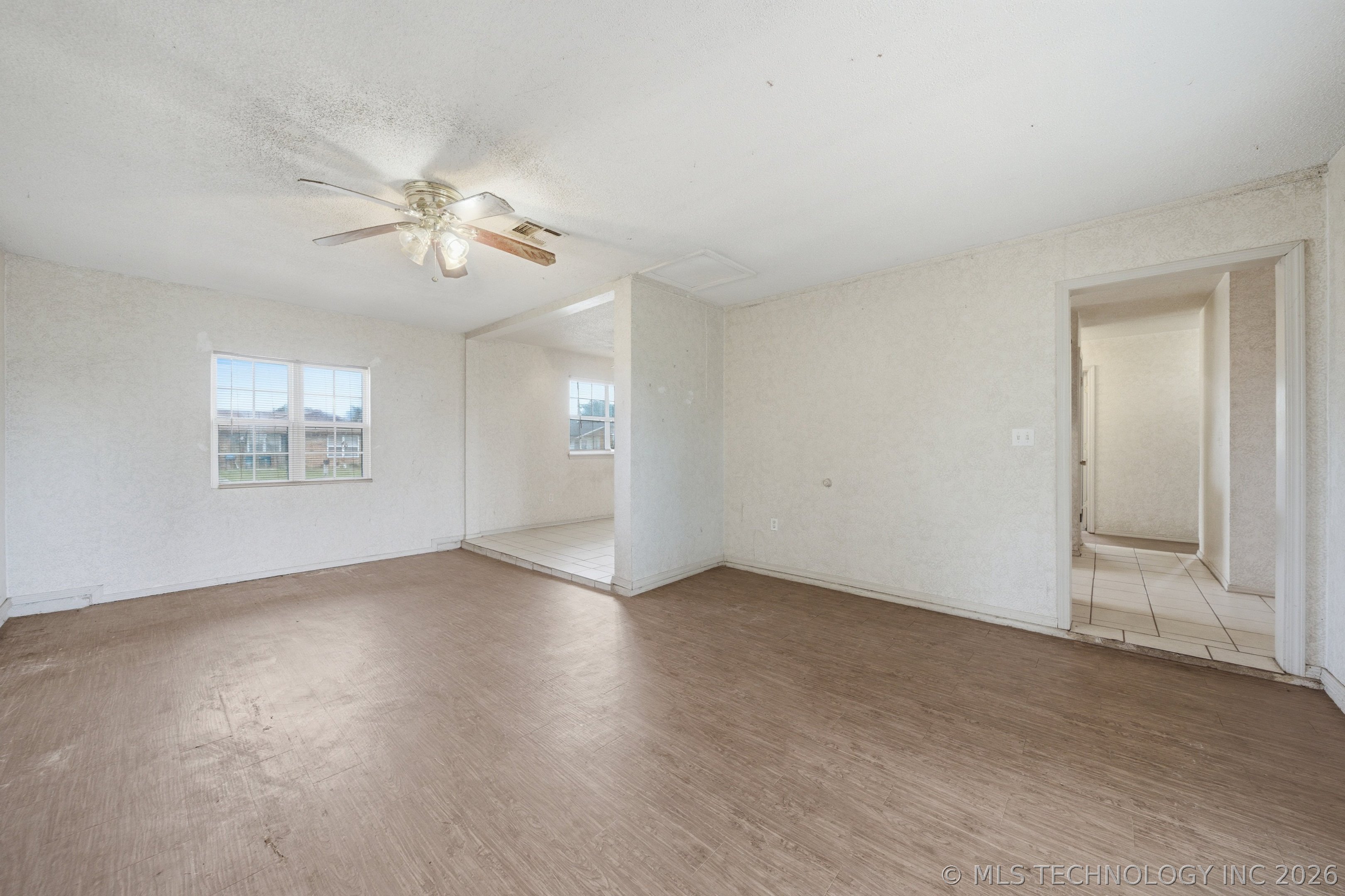 422 E 25th Street Property Photo 18