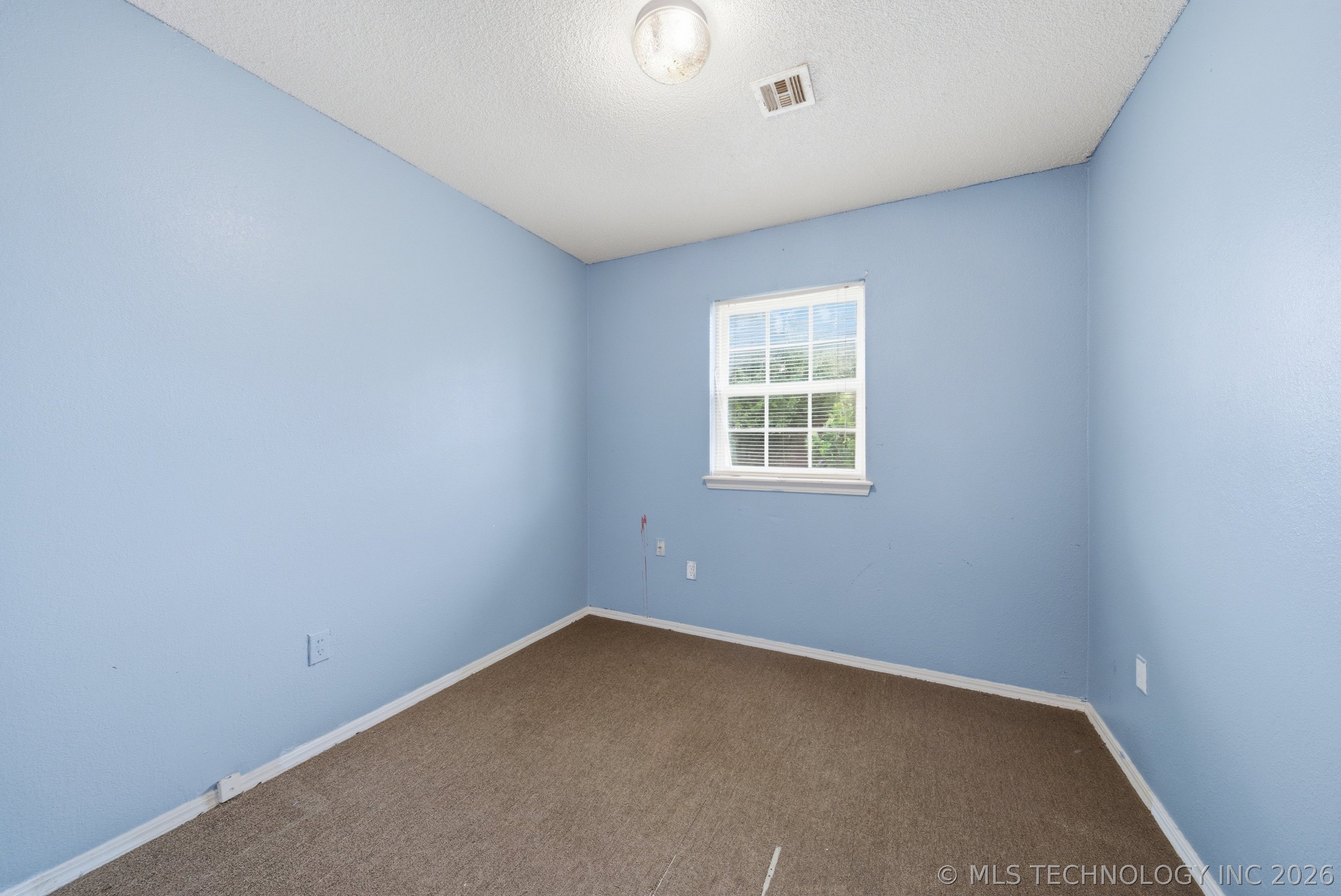 422 E 25th Street Property Photo 19