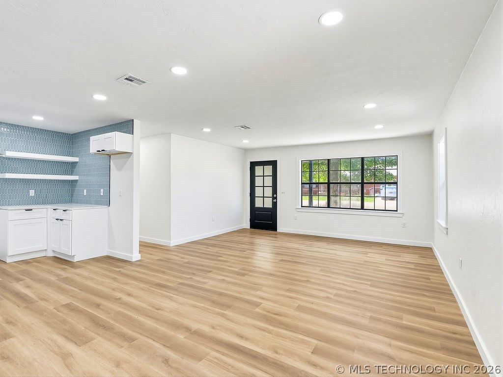 1130 N Cherry Property Photo 7