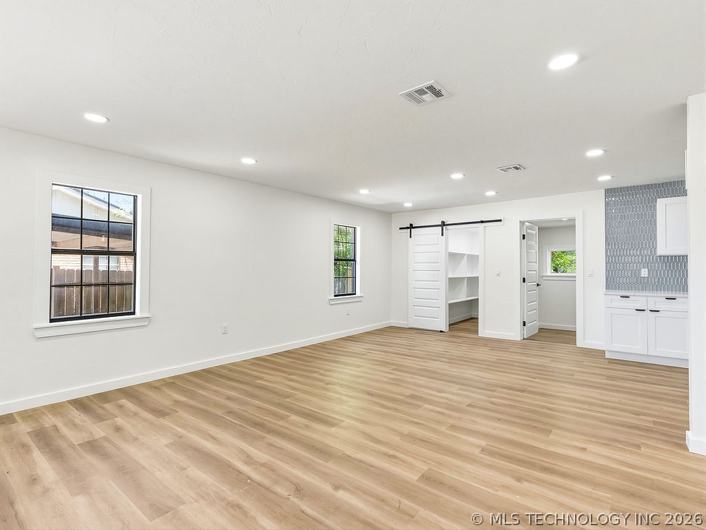 1130 N Cherry Property Photo 8