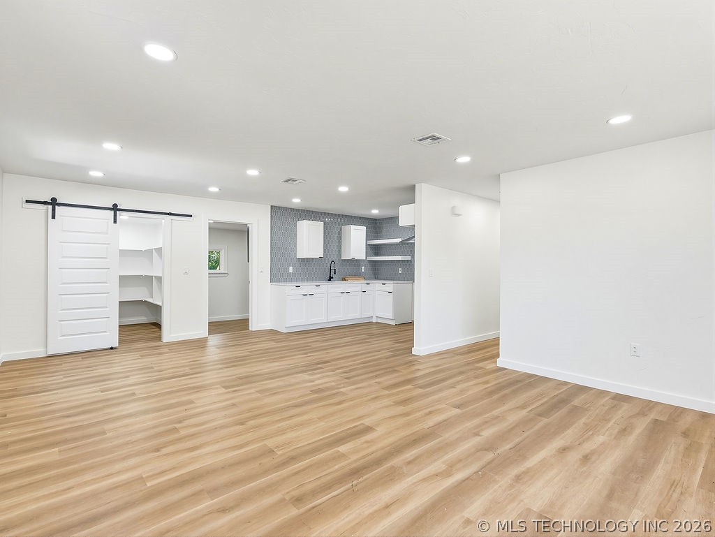 1130 N Cherry Property Photo 9