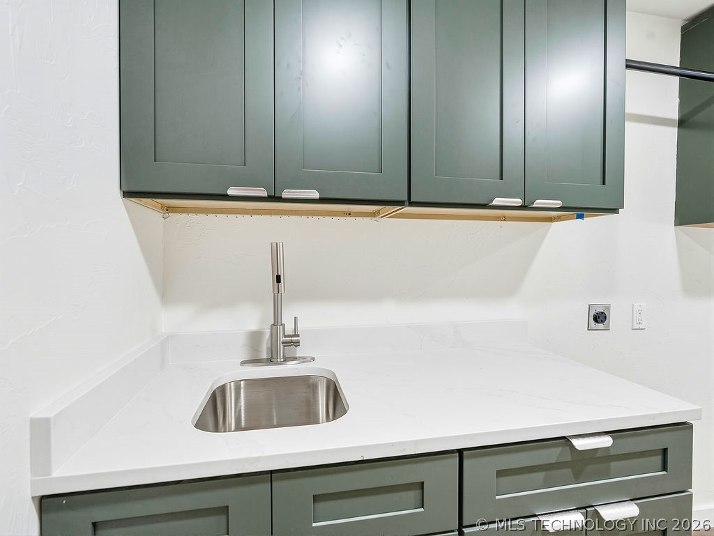 1130 N Cherry Property Photo 32