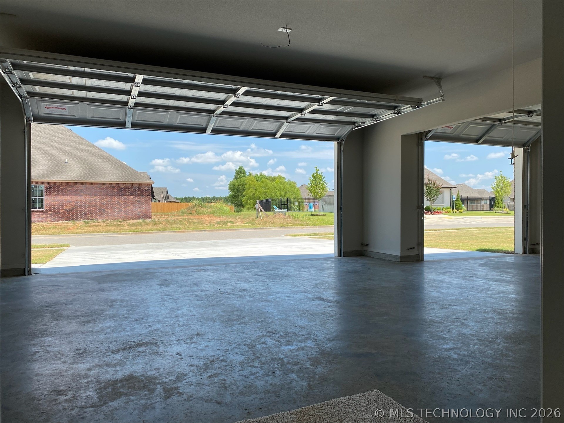 3109 W Winston Street Property Photo 3