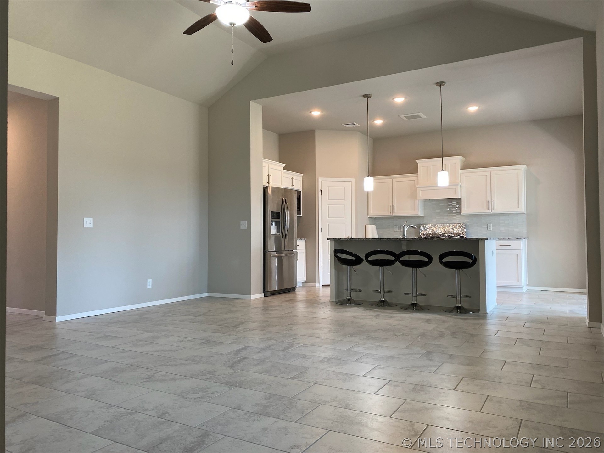 3109 W Winston Street Property Photo 4