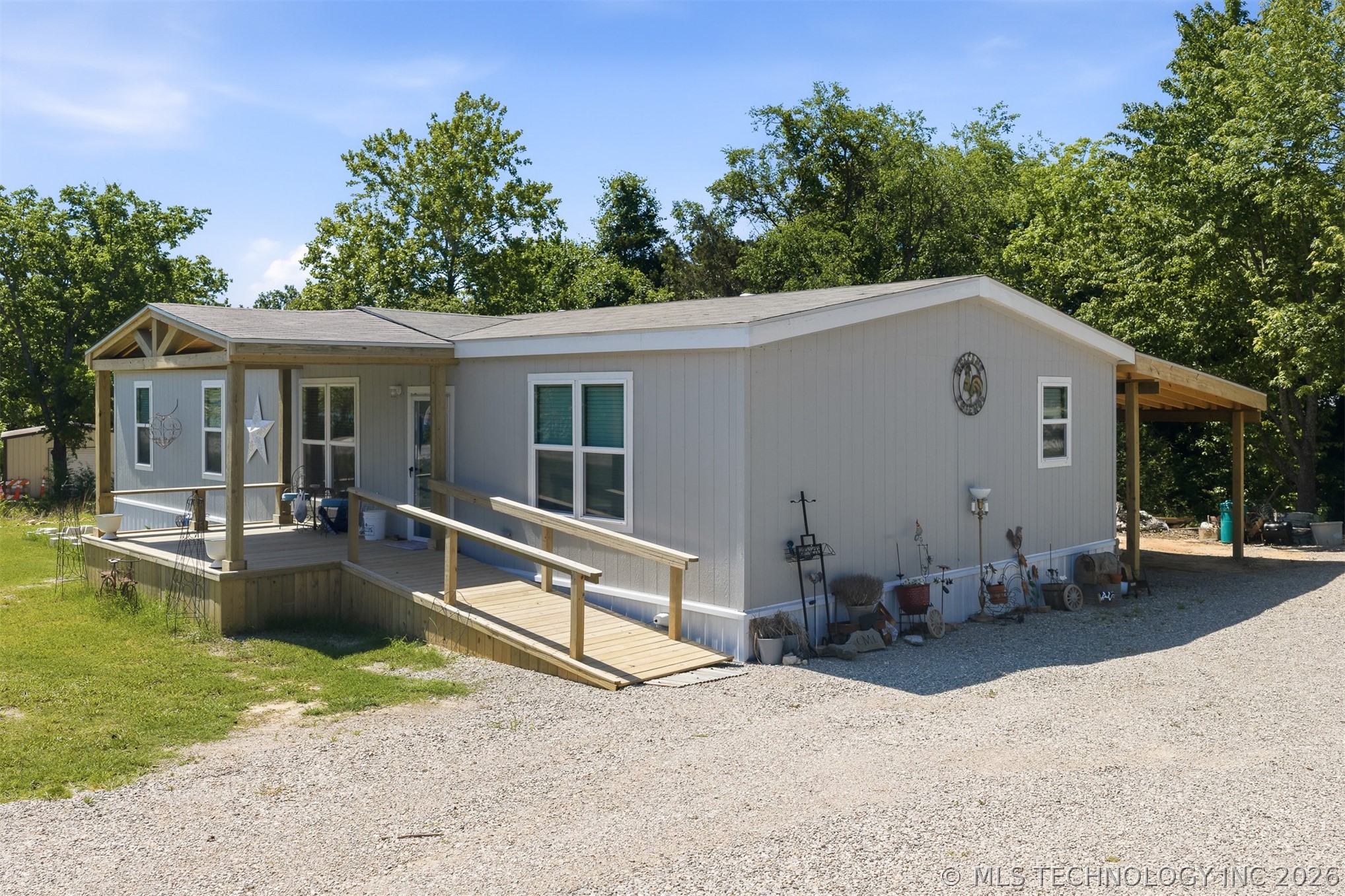 607 Five Lakes Property Photo 3