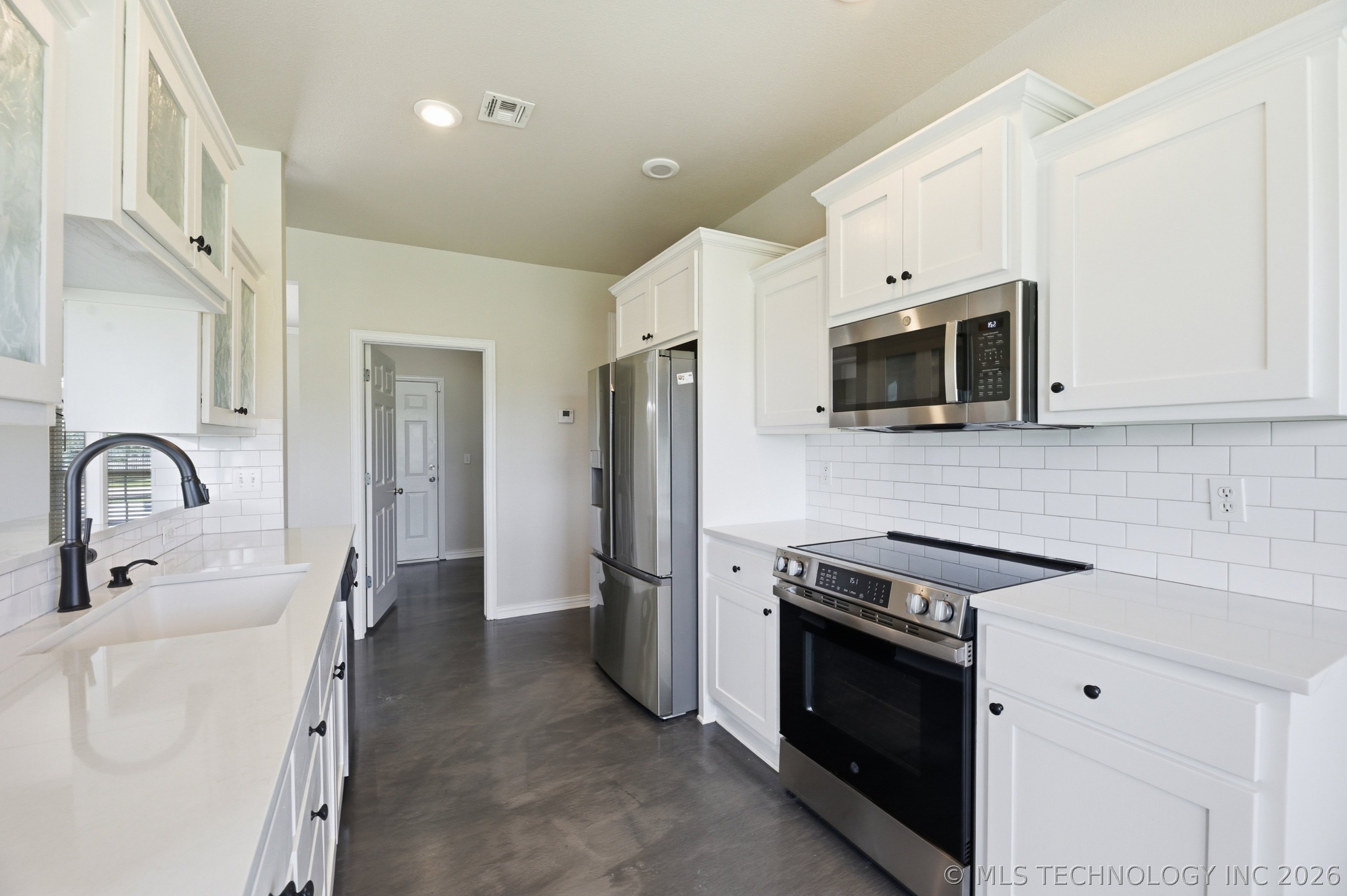 12453 N 167th East Avenue Property Photo 17