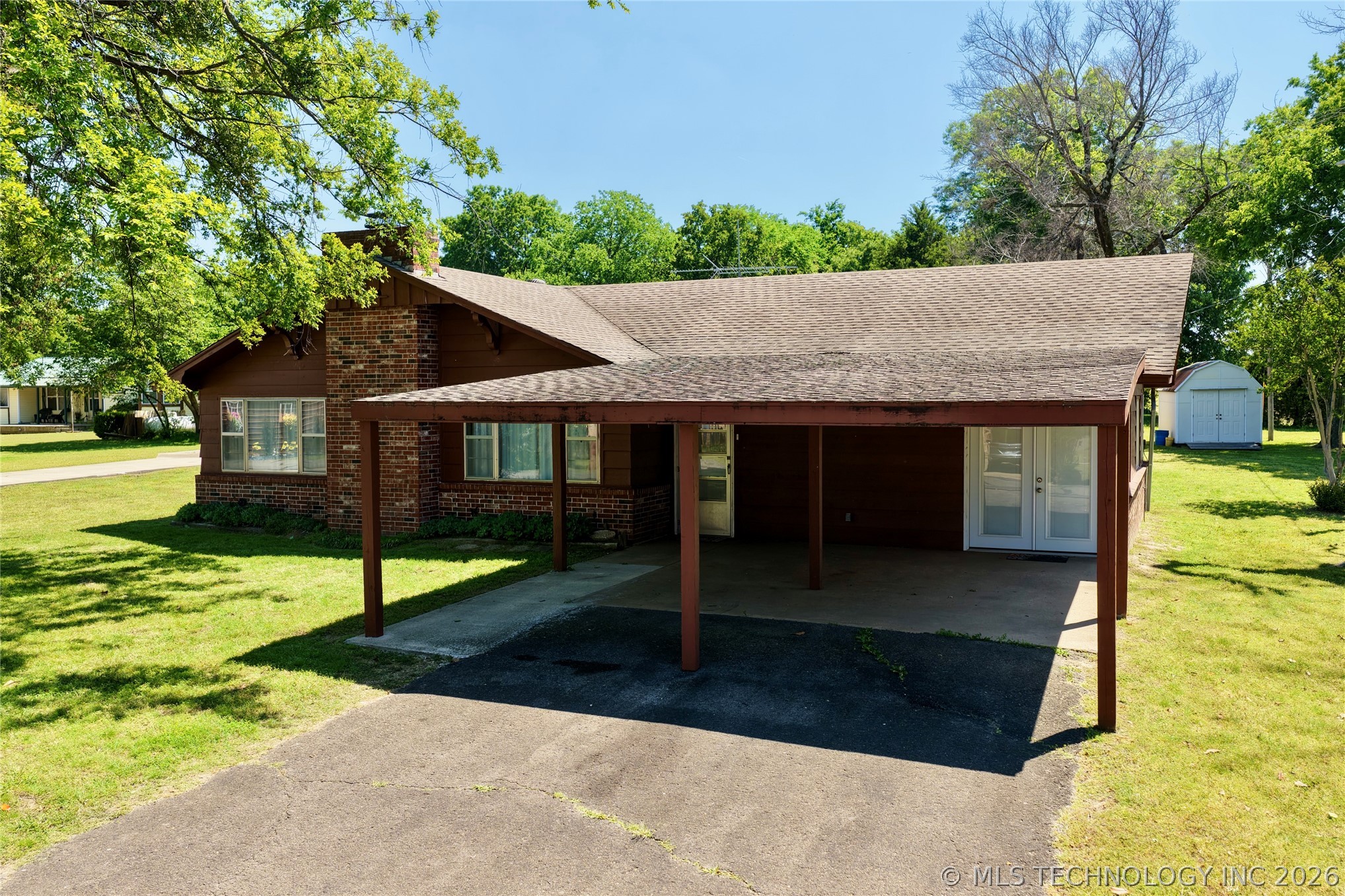 414250 E 1074 Road Property Photo 15