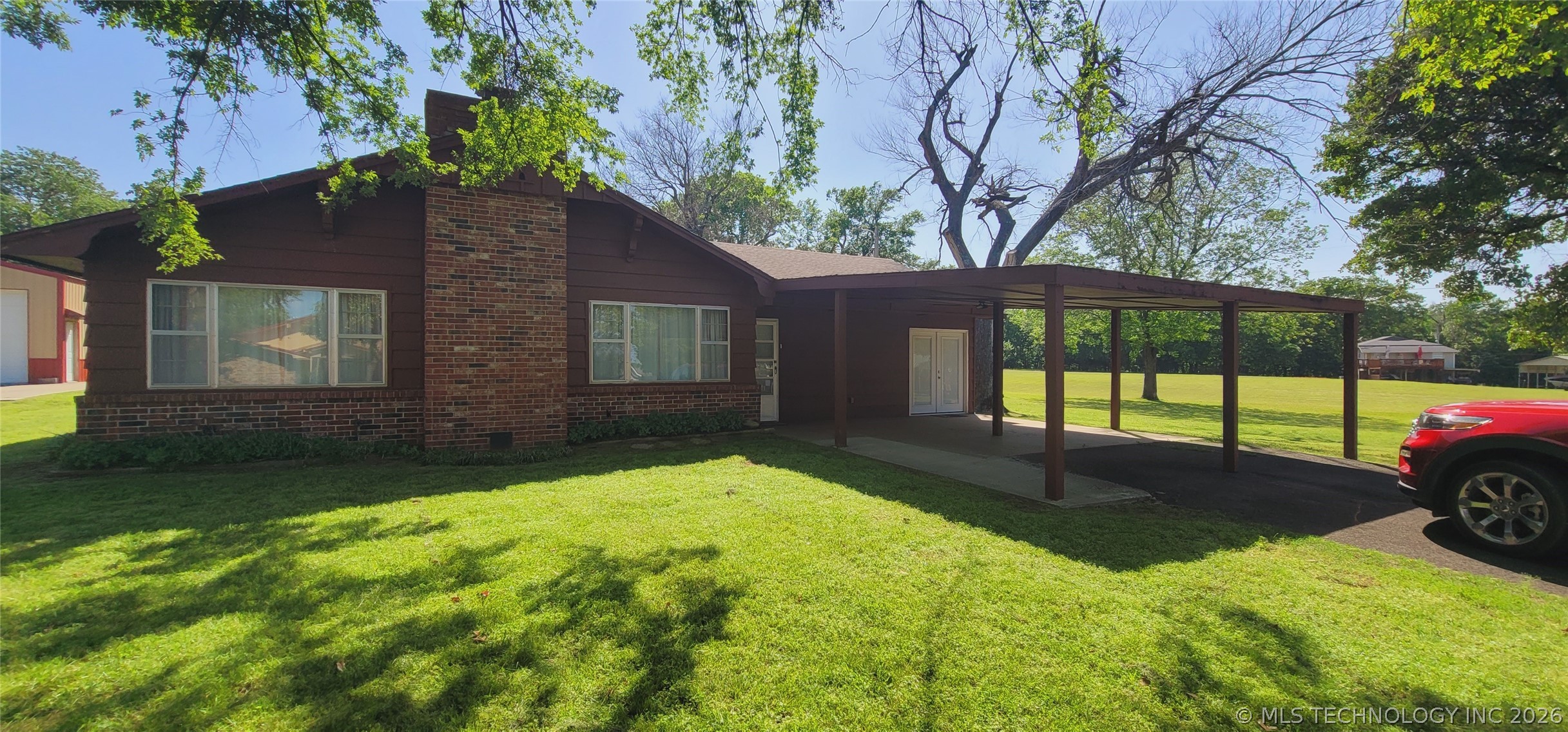 414250 E 1074 Road Property Photo 17