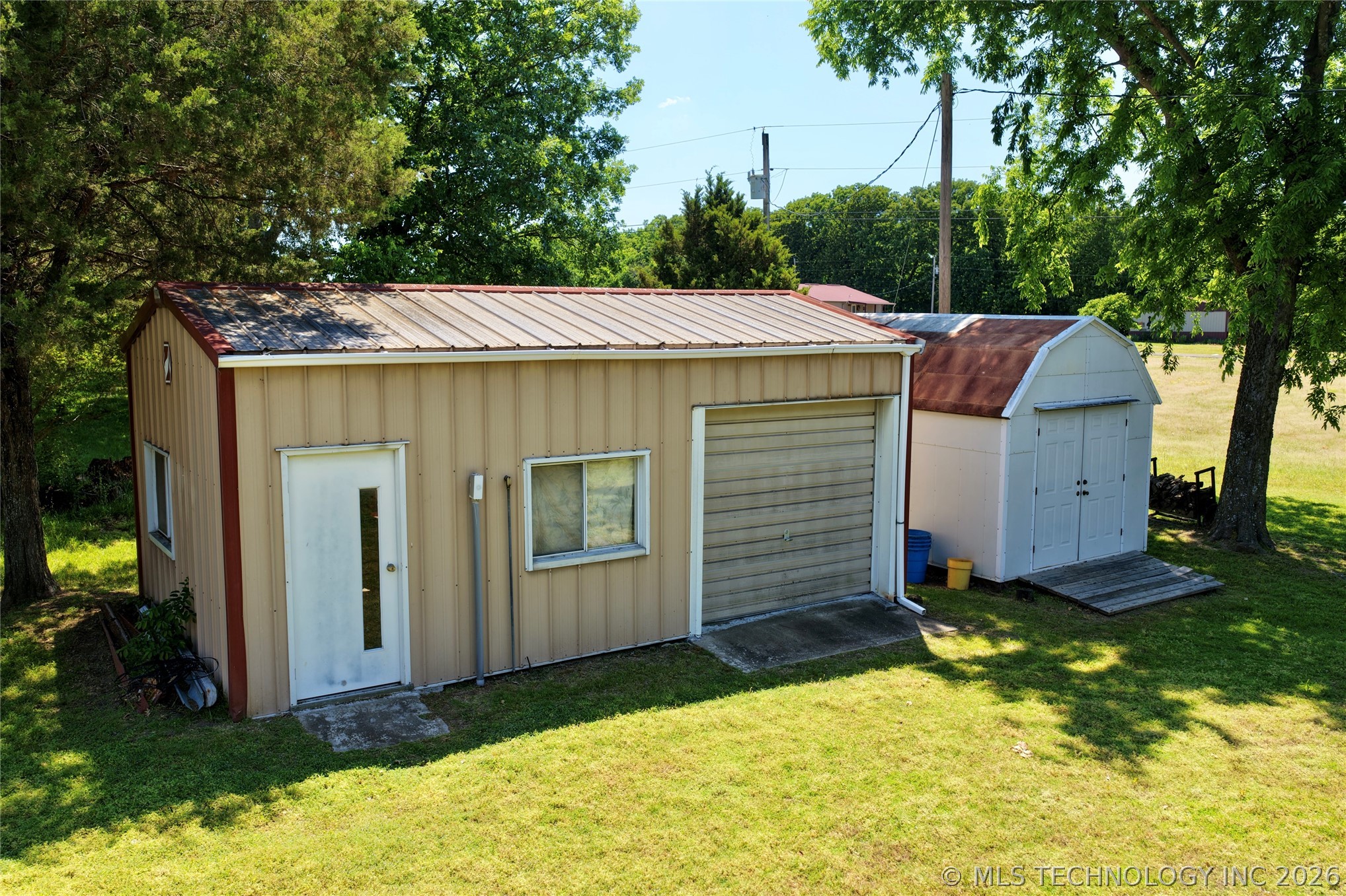 414250 E 1074 Road Property Photo 22
