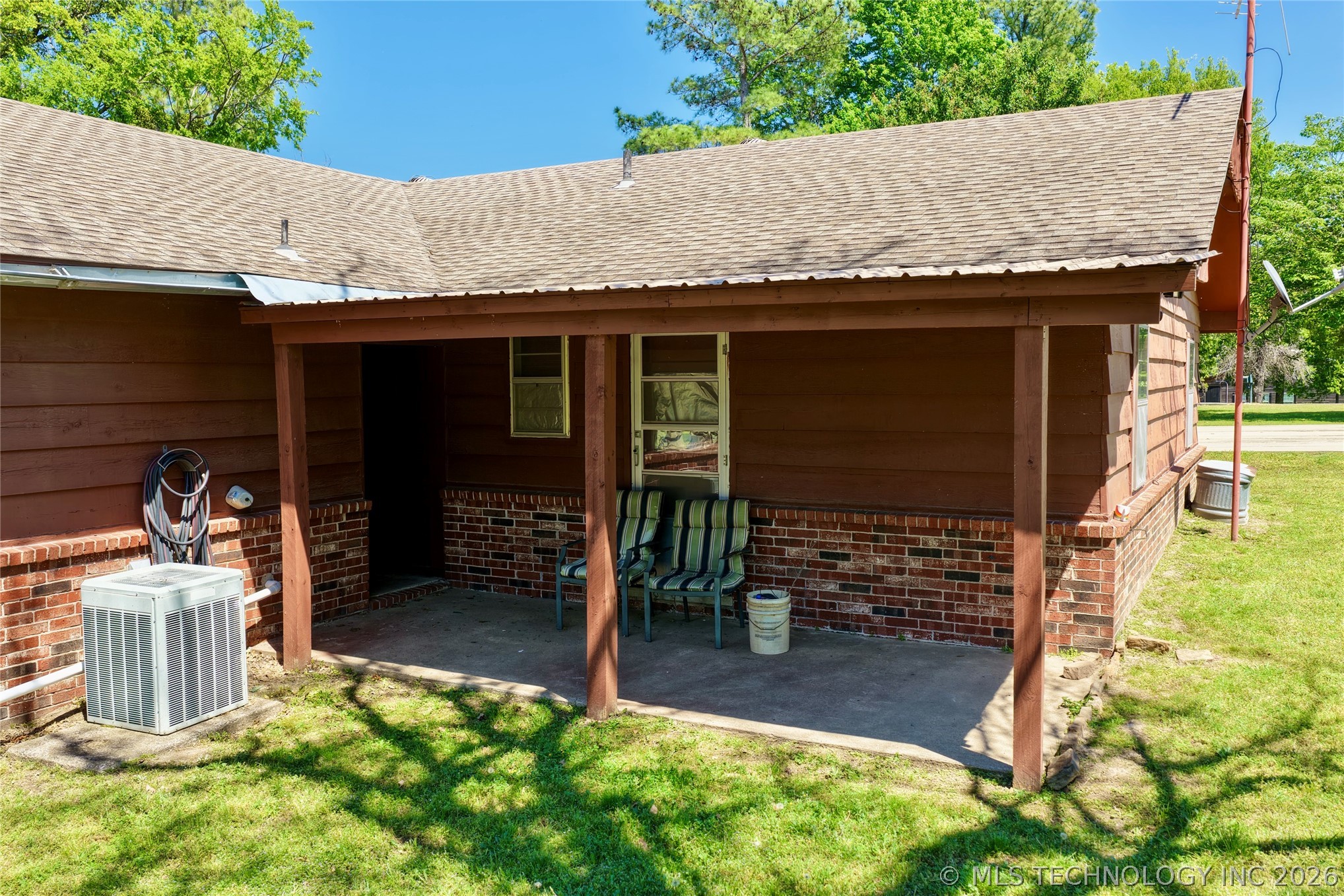 414250 E 1074 Road Property Photo 24