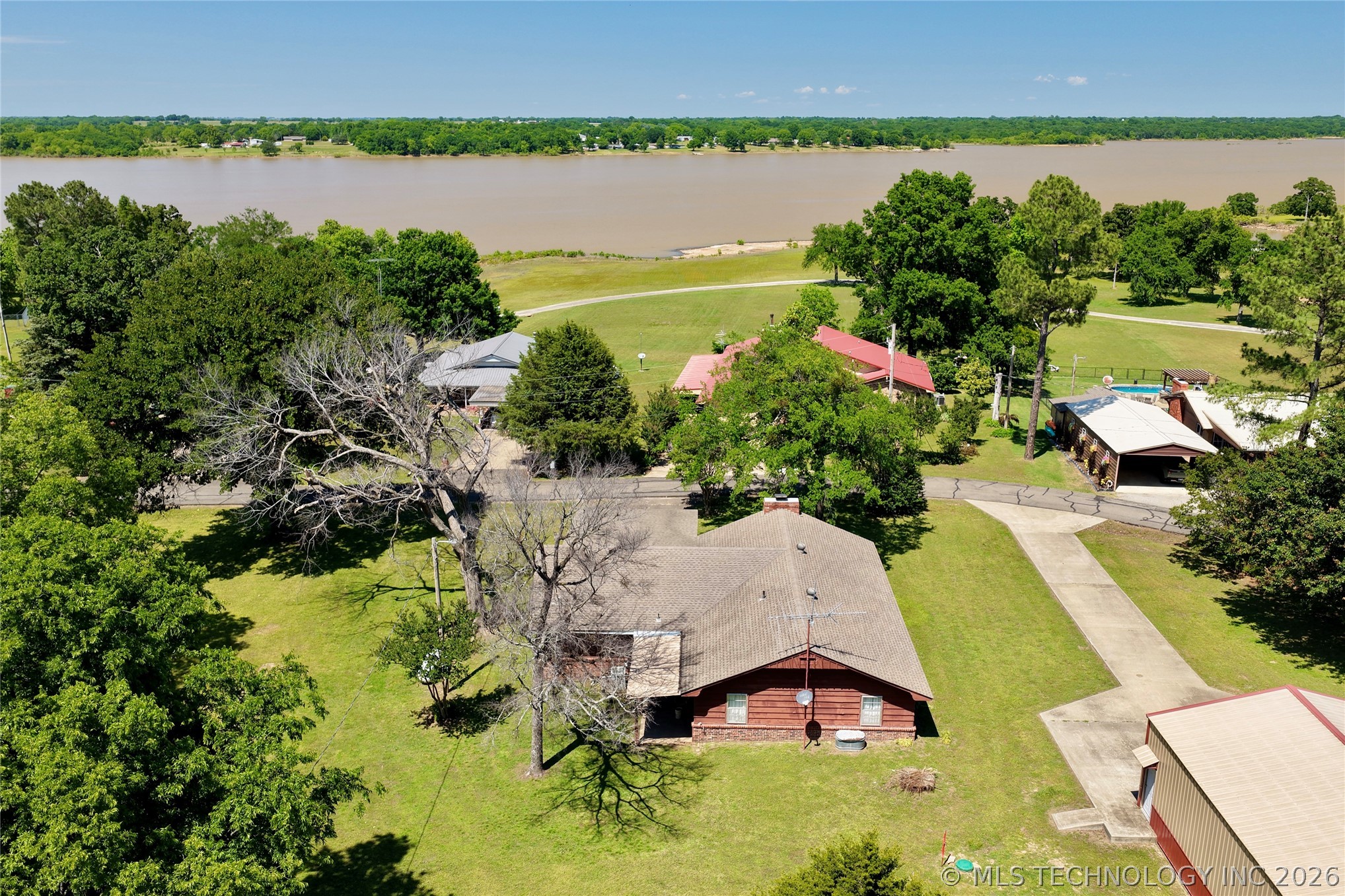 414250 E 1074 Road Property Photo 27