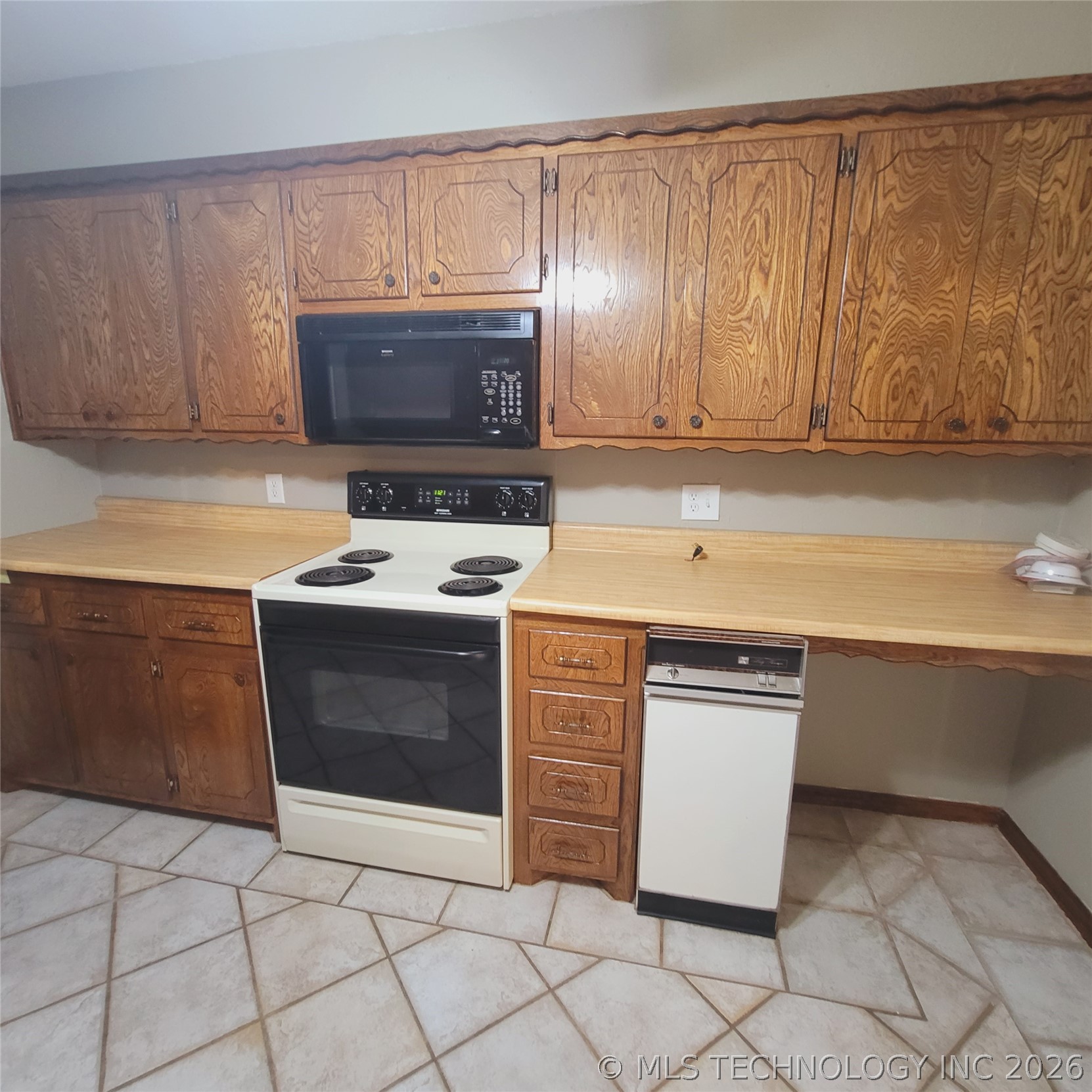 414250 E 1074 Road Property Photo 49