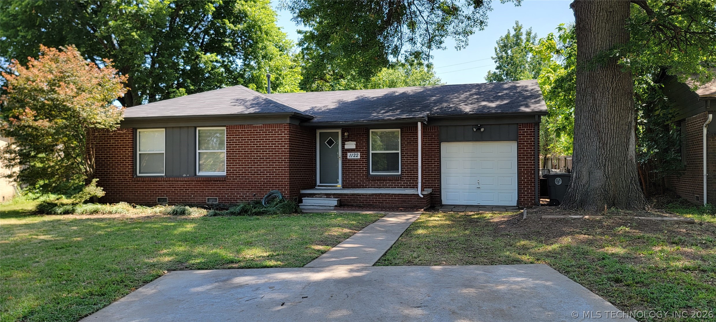 1122 E 48th Place Property Photo 1