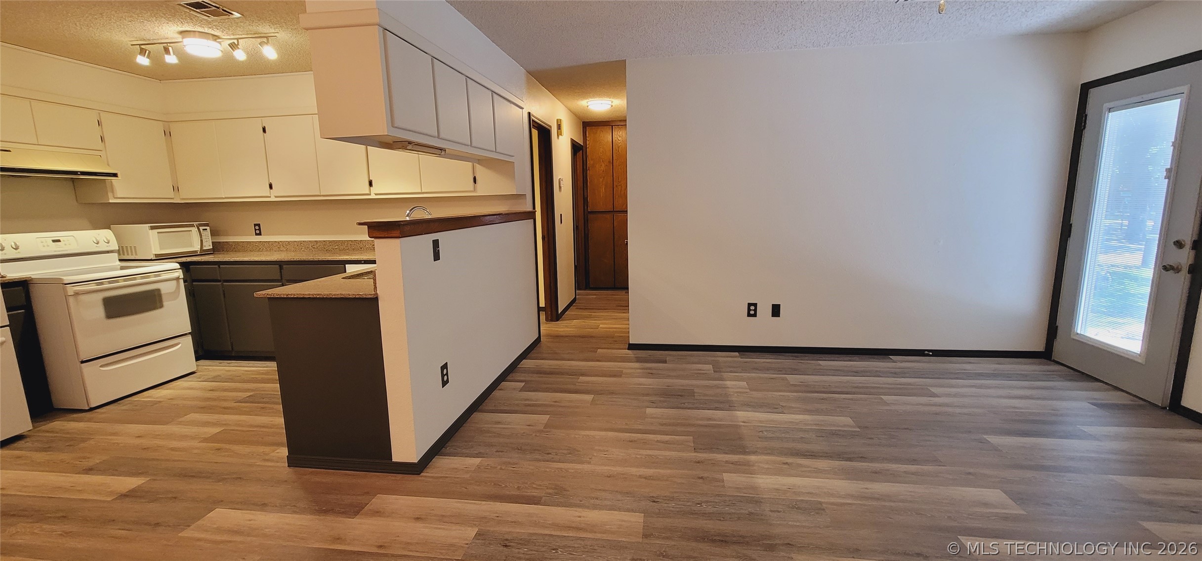 417377 Bridgeport Road Property Photo 11