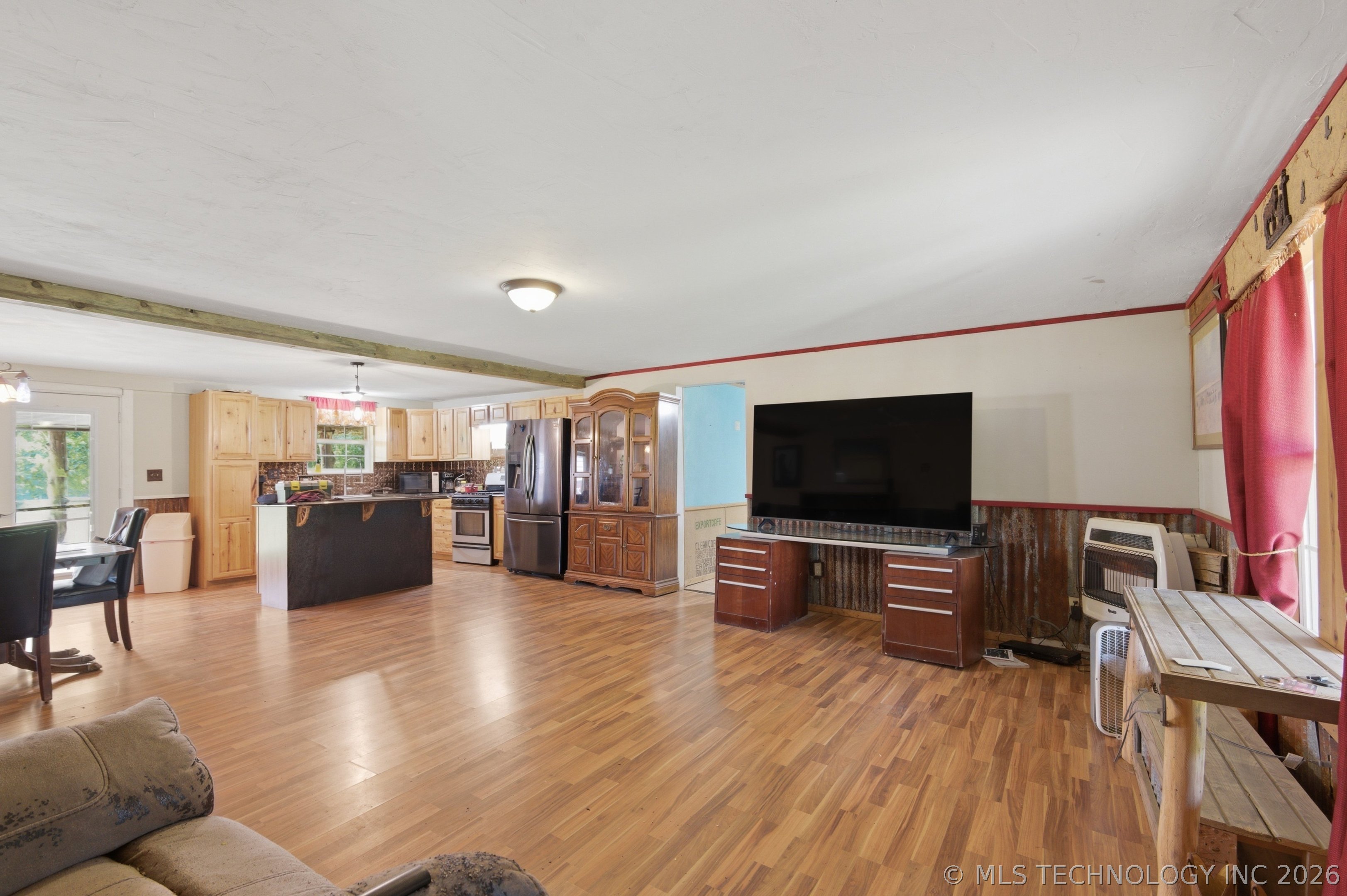 448672 1011 Road Property Photo 4