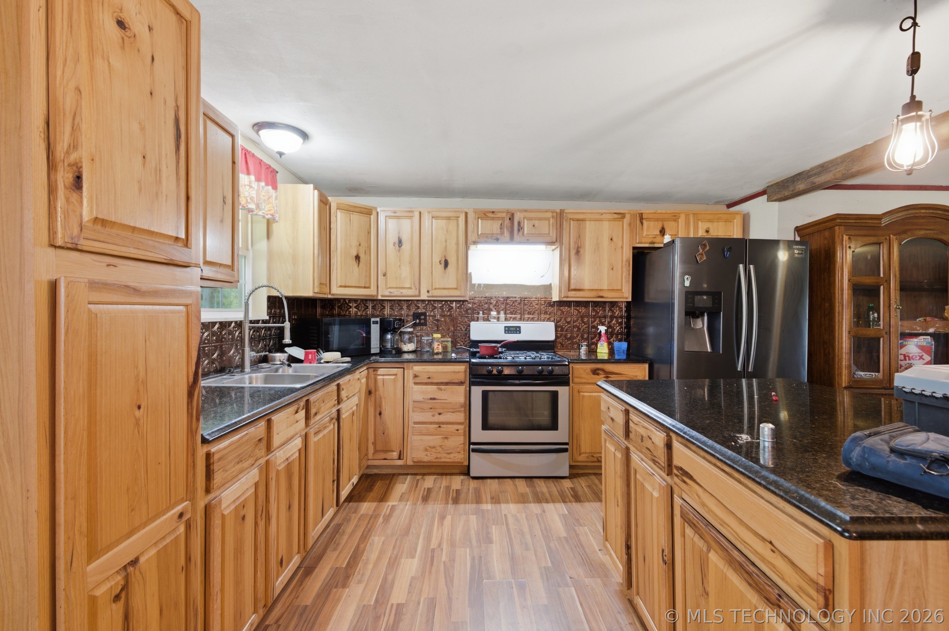 448672 1011 Road Property Photo 7