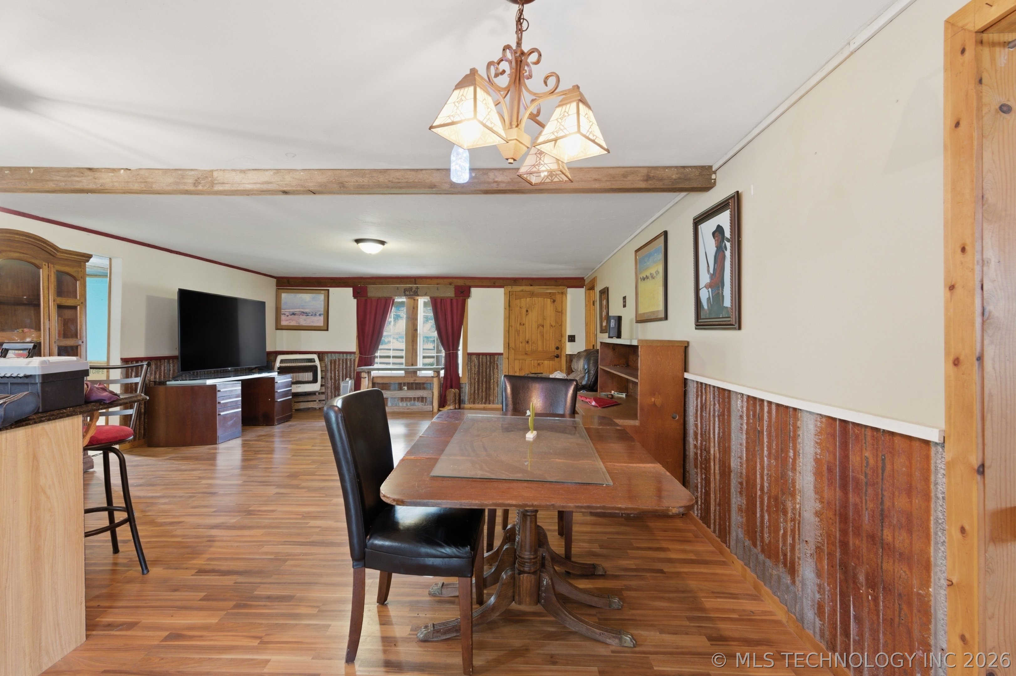 448672 1011 Road Property Photo 8