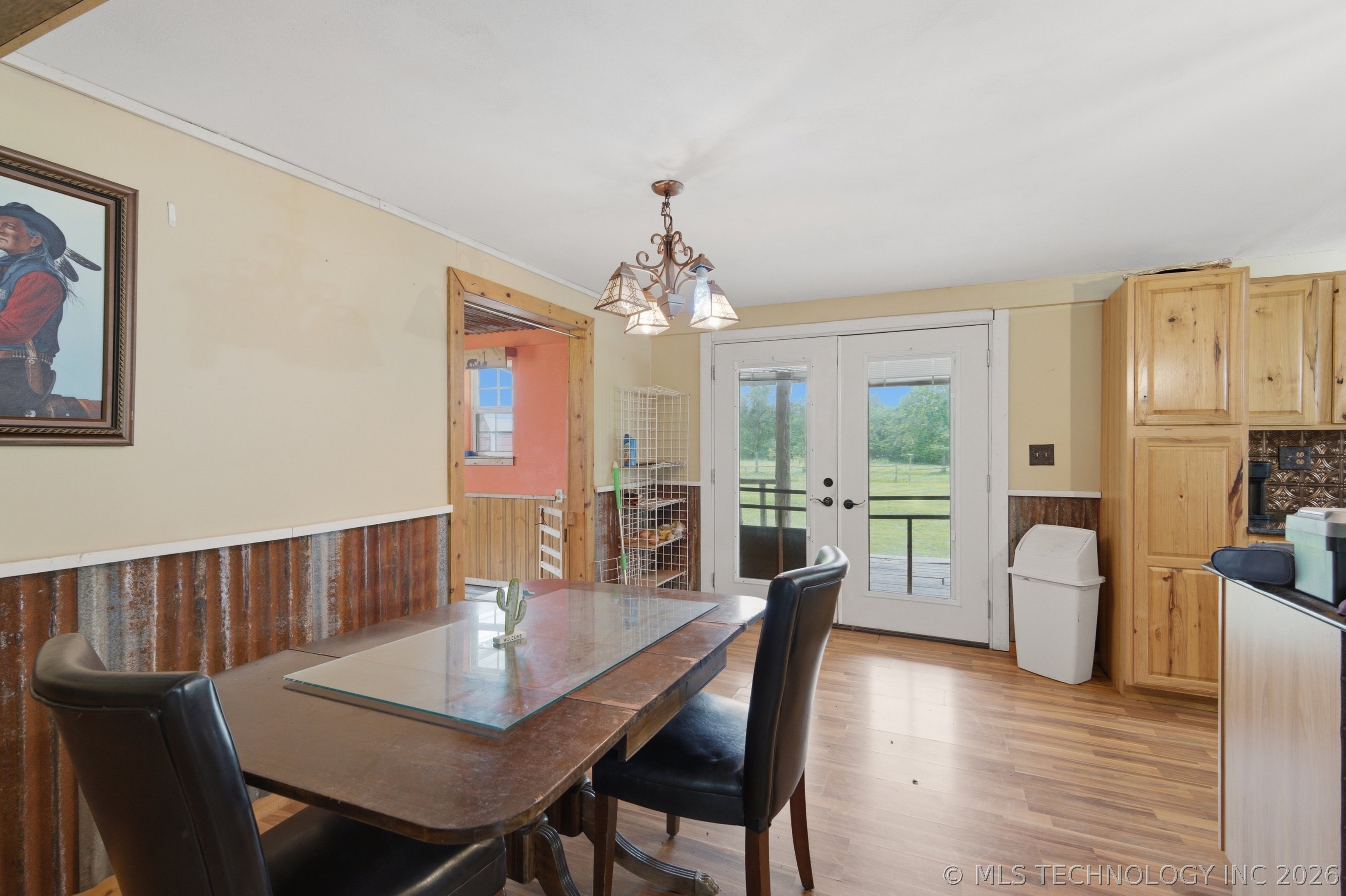 448672 1011 Road Property Photo 9