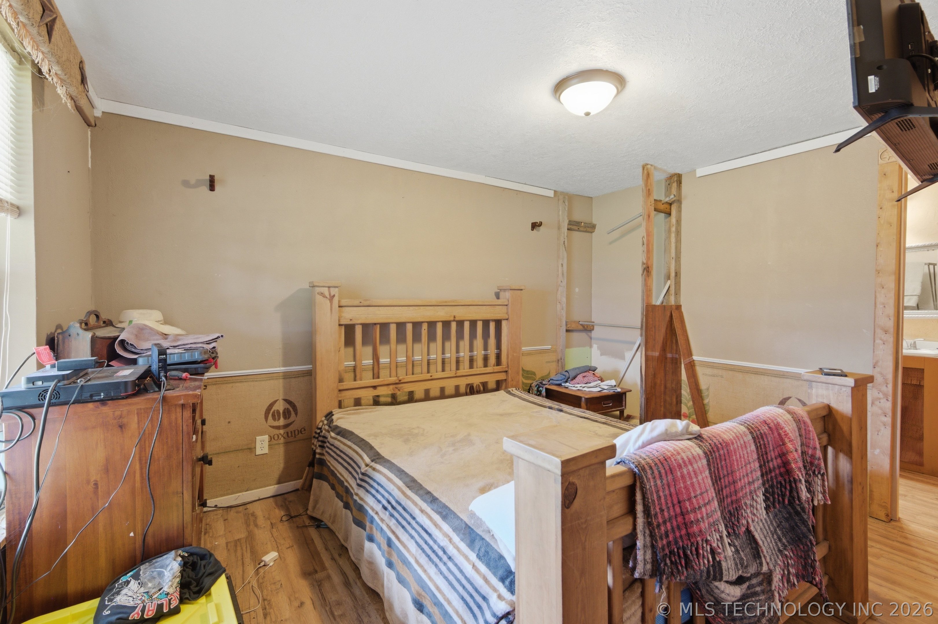 448672 1011 Road Property Photo 10
