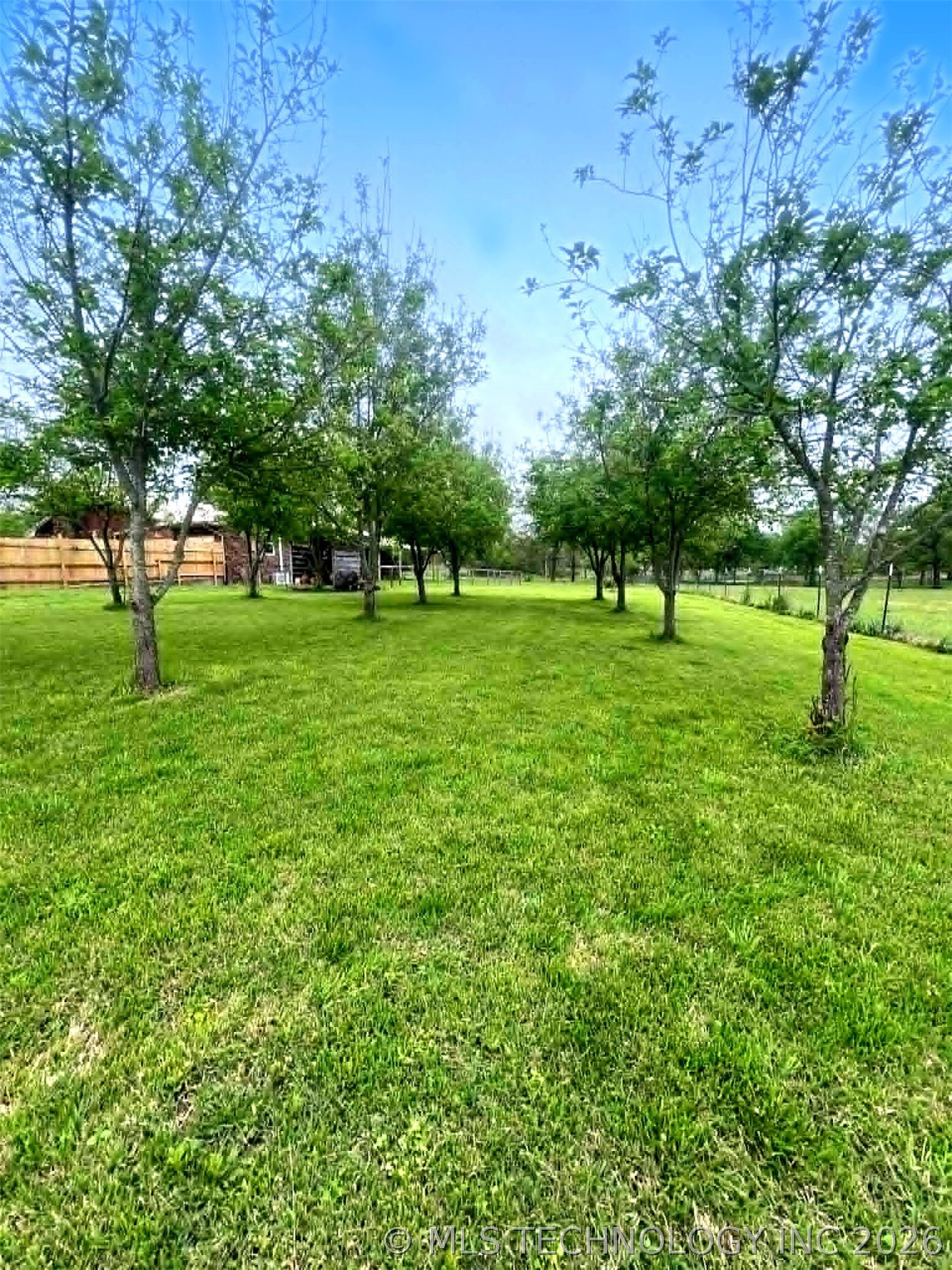 18756 E 690 Road Property Photo 5