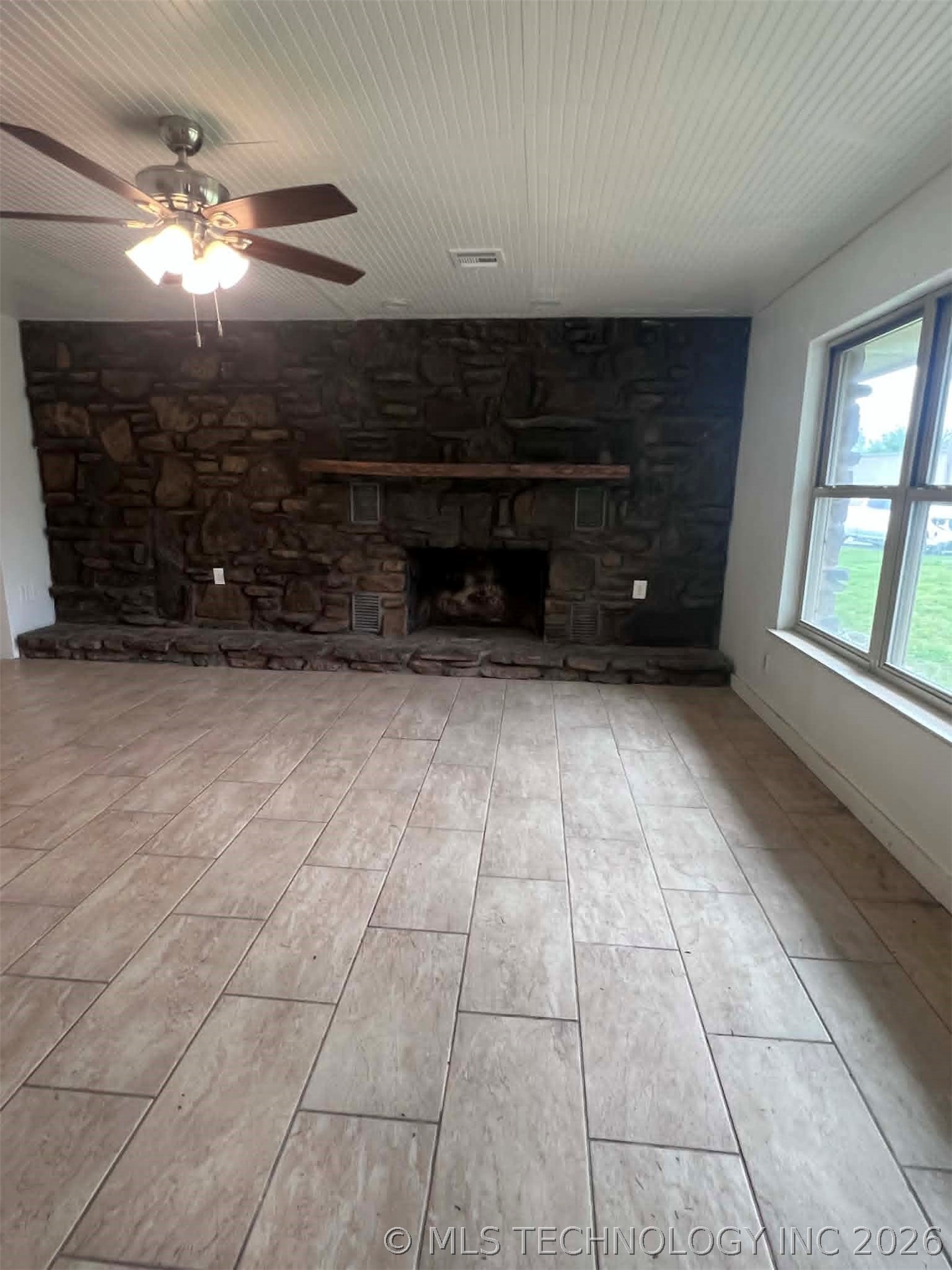 18756 E 690 Road Property Photo 11
