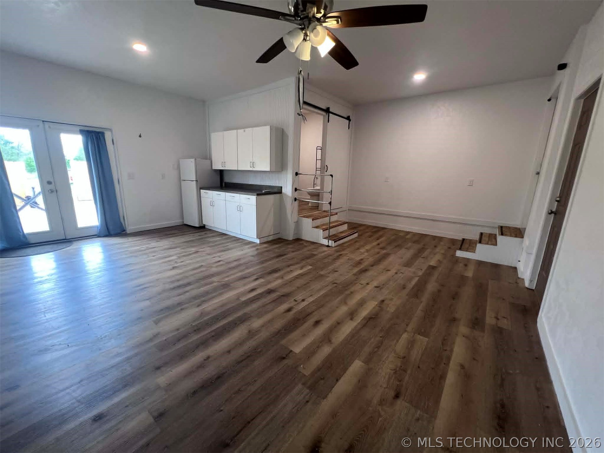 18756 E 690 Road Property Photo 38