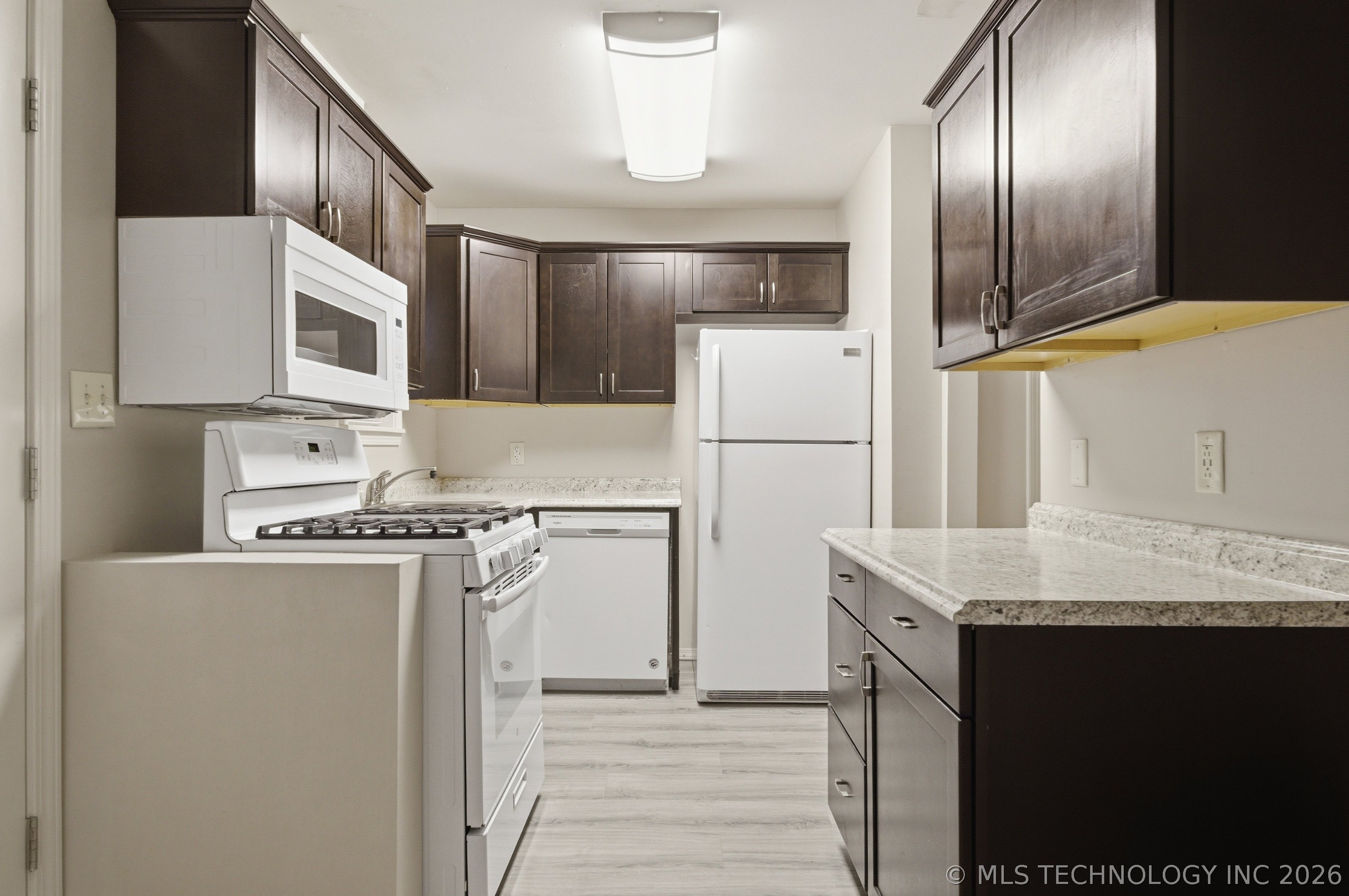 6152 S Madison Place C Property Photo 6