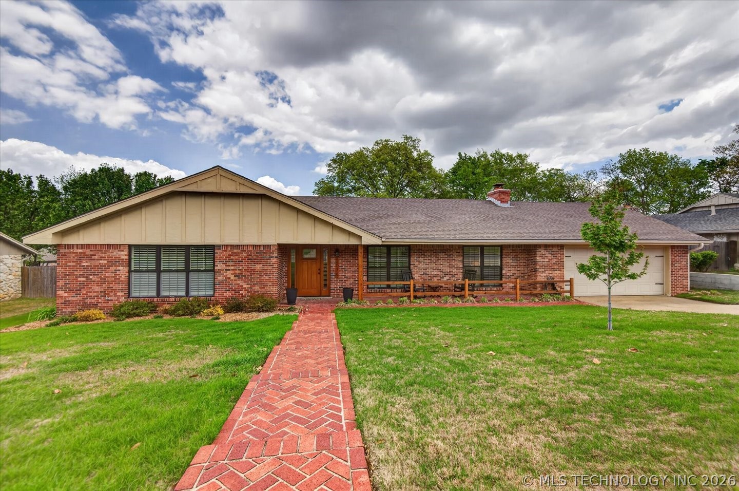 2516 Williamsburg Street S Property Photo 2