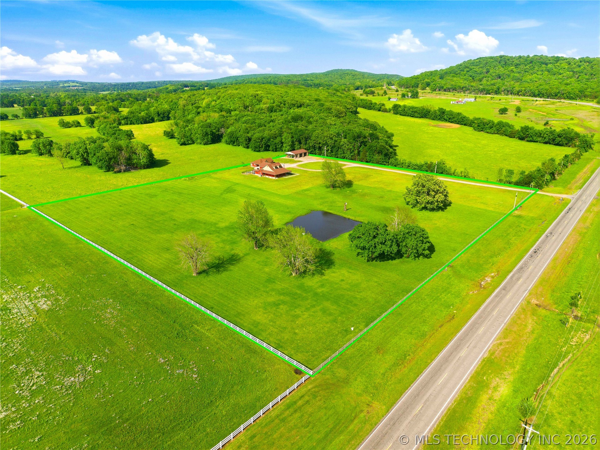 467281 Highway 100 Property Photo 9