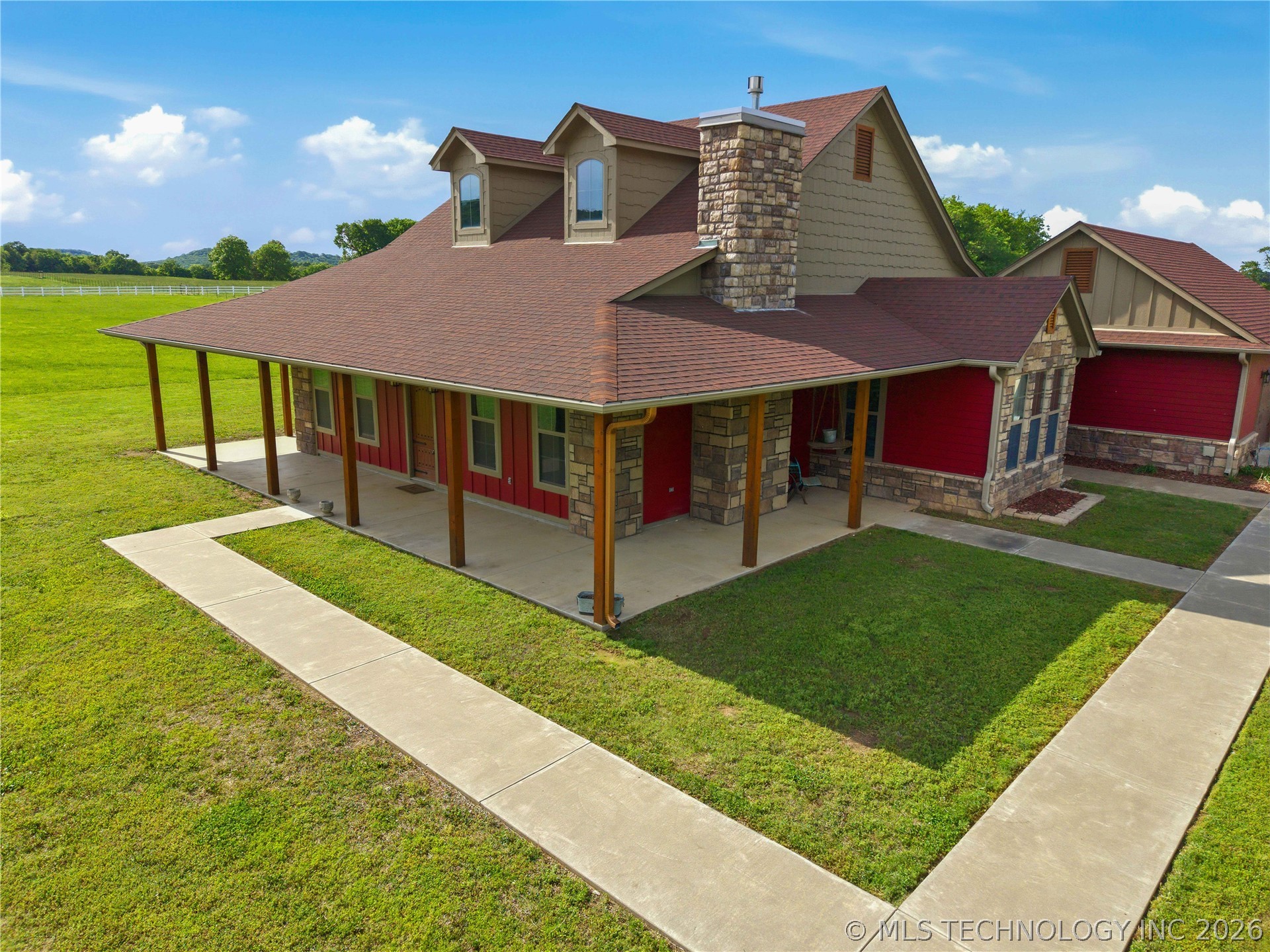 467281 Highway 100 Property Photo 12