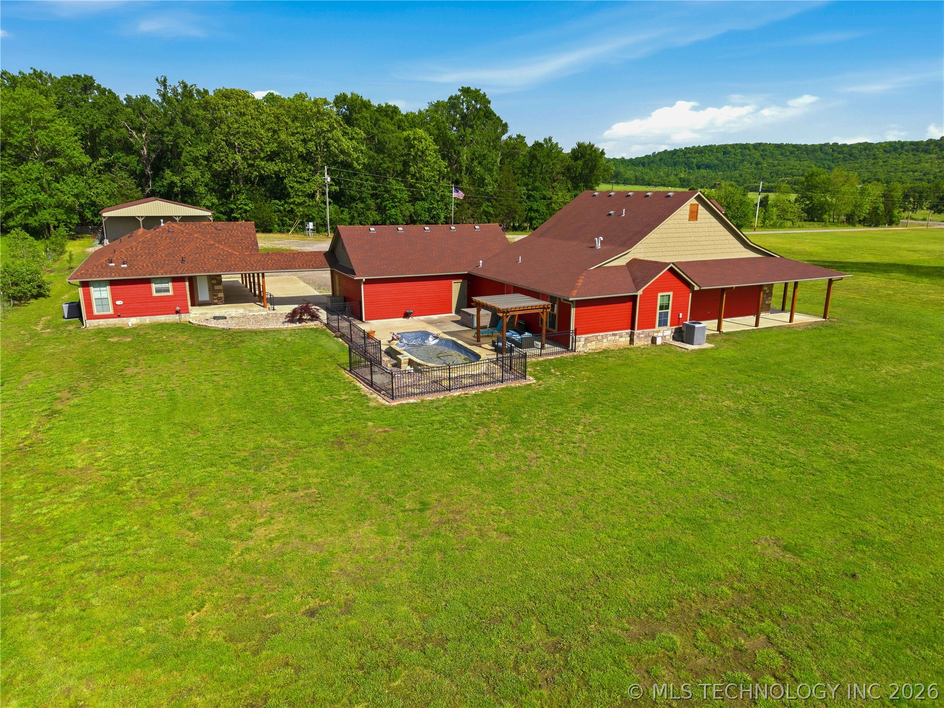 467281 Highway 100 Property Photo 16