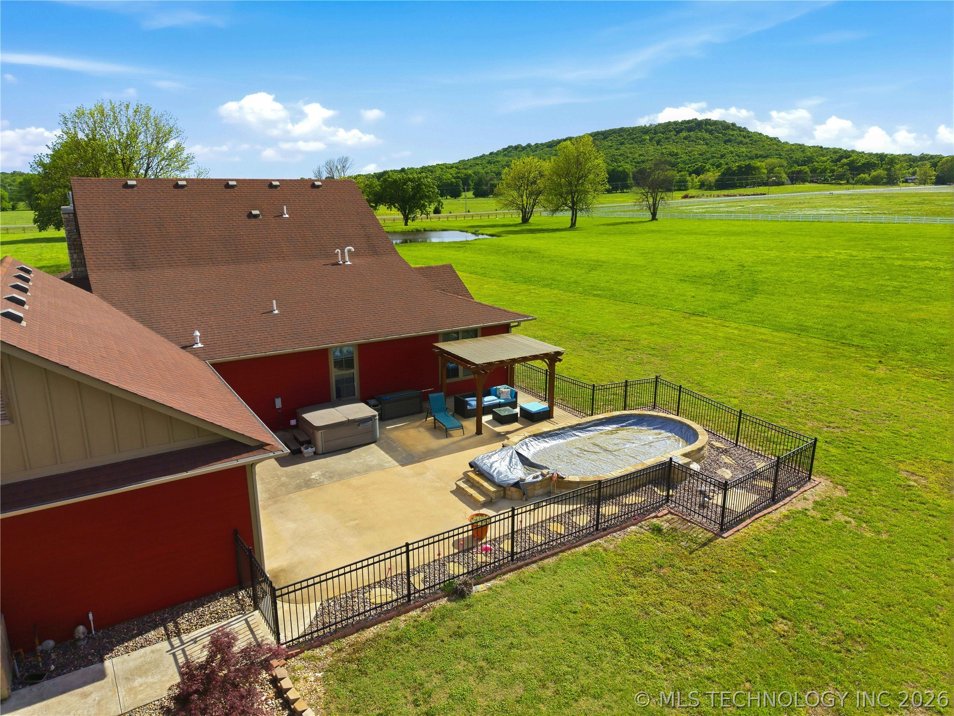 467281 Highway 100 Property Photo 18