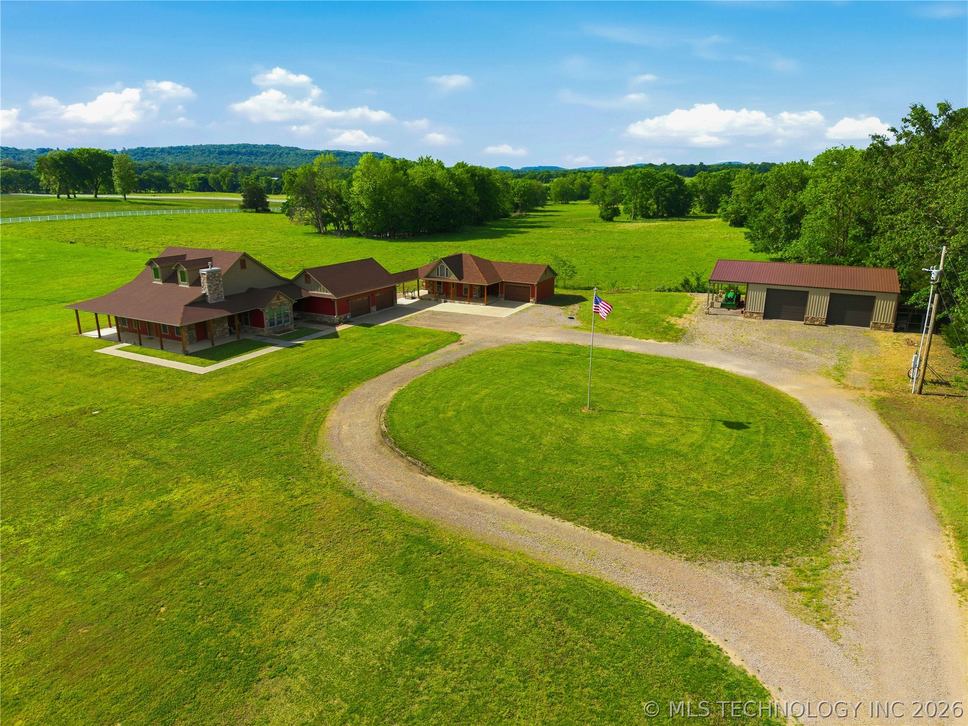 467281 Highway 100 Property Photo 22