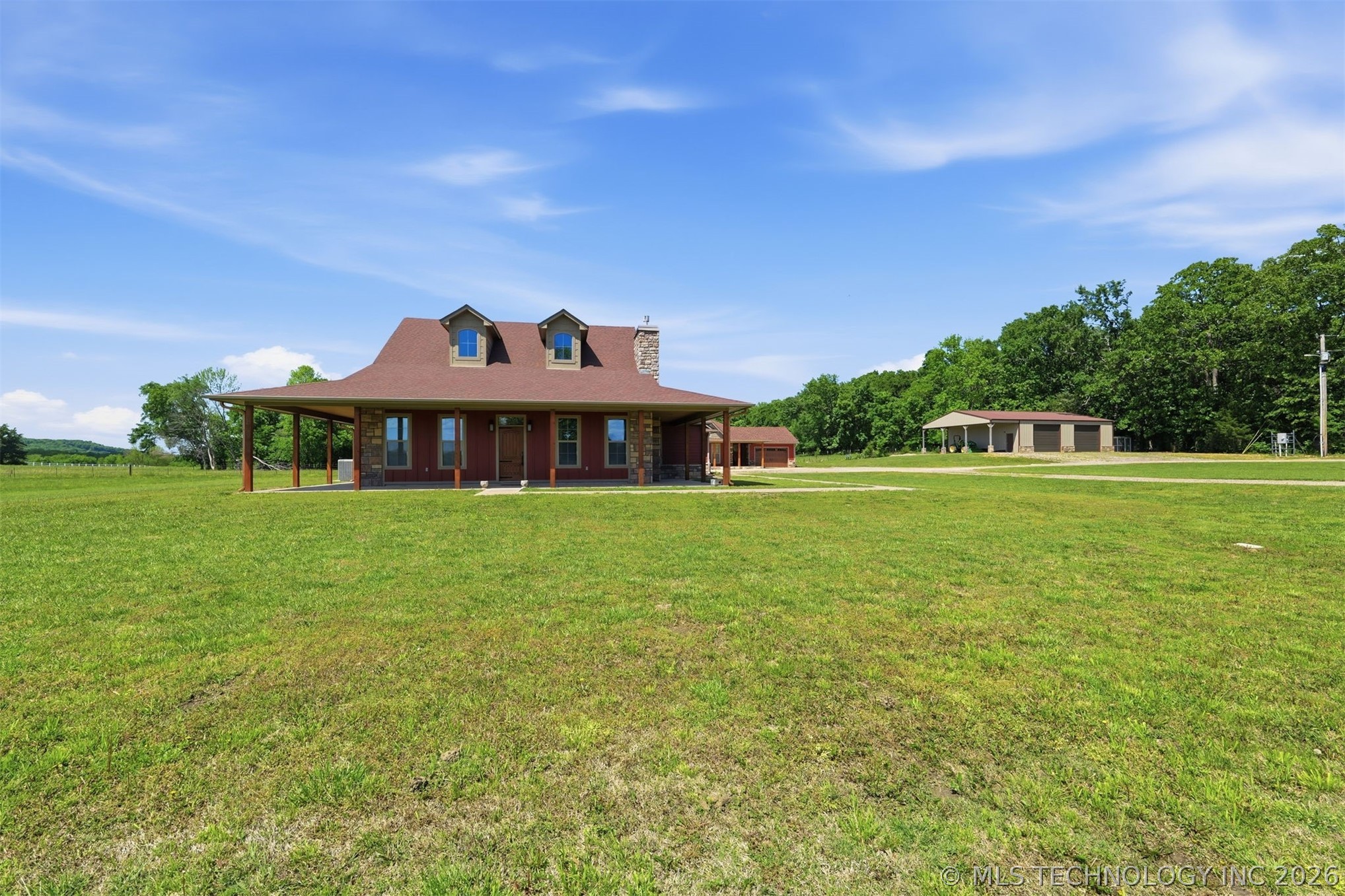 467281 Highway 100 Property Photo 34