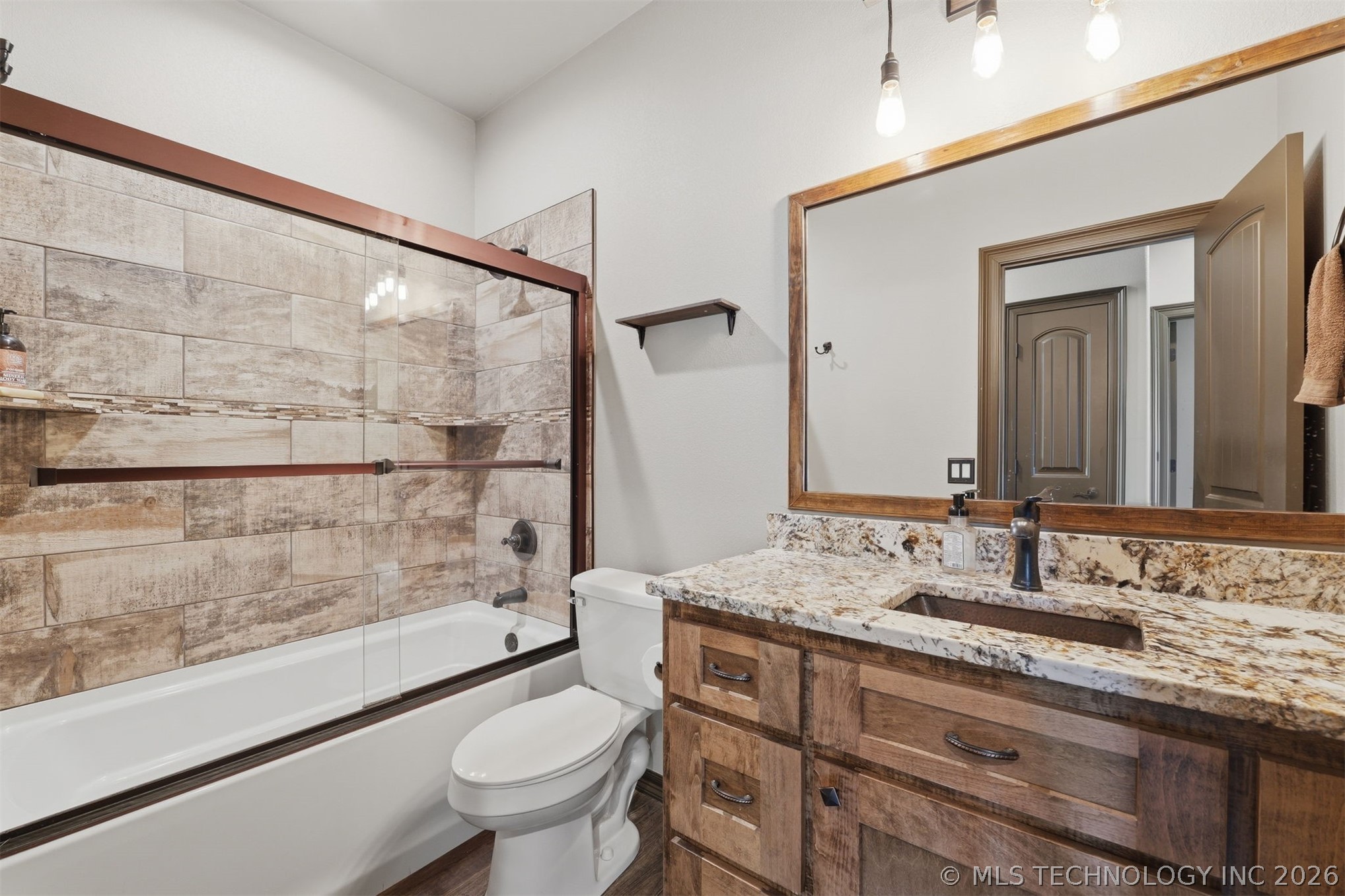 467281 Highway 100 Property Photo 52