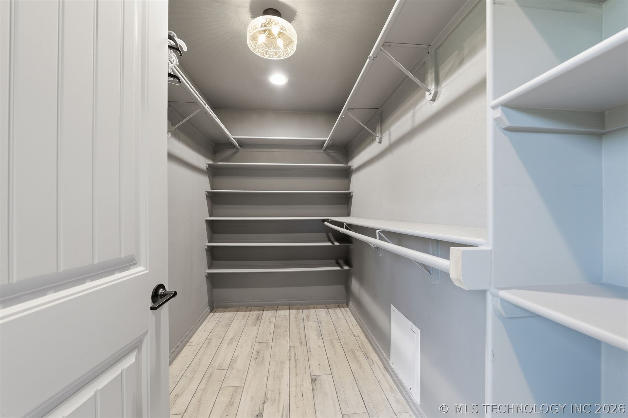 467281 Highway 100 Property Photo 65