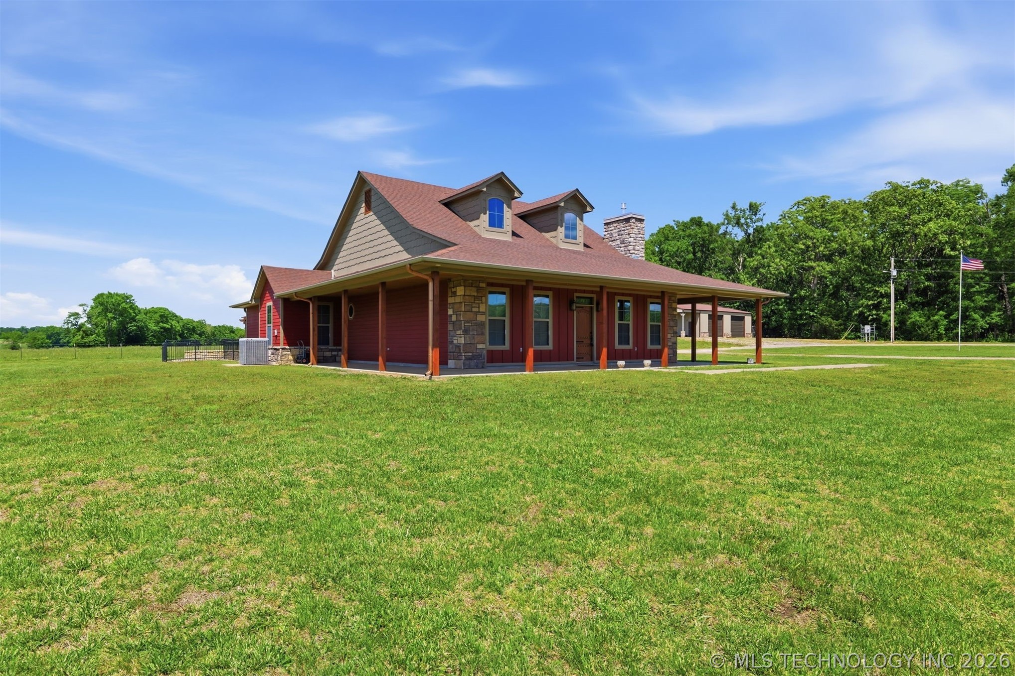 467281 Highway 100 Property Photo 77