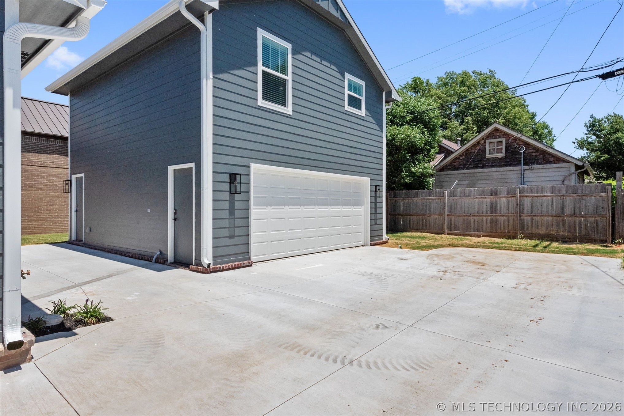 1123 S Delaware Place B Property Photo 1