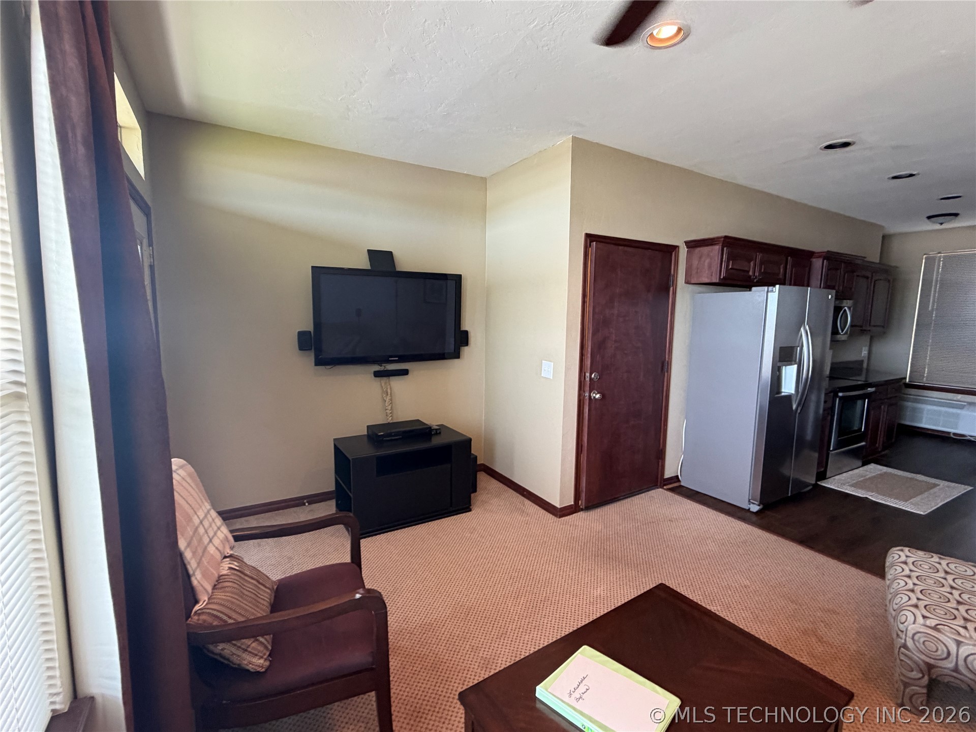 336 Lakeshore 336 Property Photo 4
