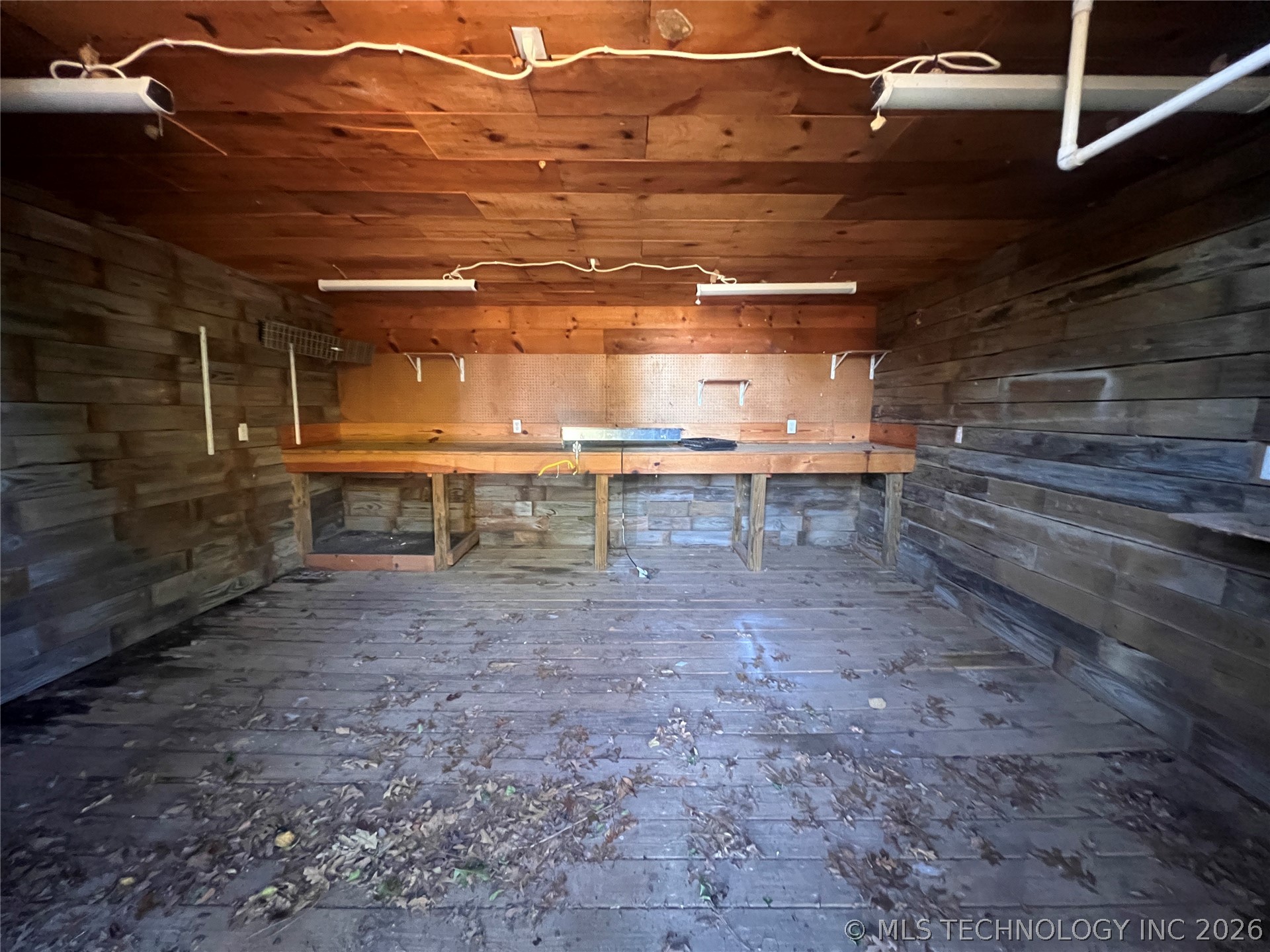 563 W Chambers Road Property Photo 10